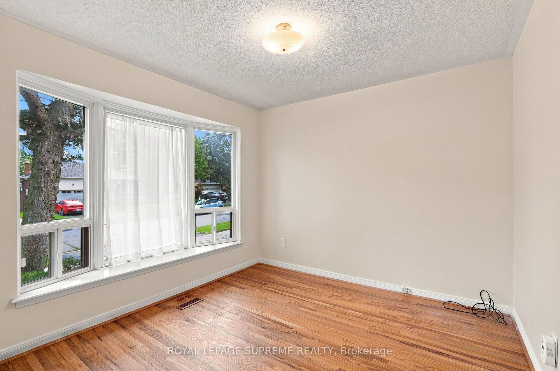 Photo 18 of 129 Briarscross Boulevard, Scarborough, Agincourt North — HOMEH