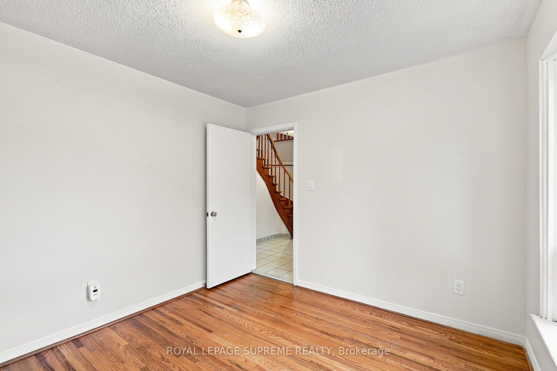 Photo 20 of 129 Briarscross Boulevard, Scarborough, Agincourt North — HOMEH