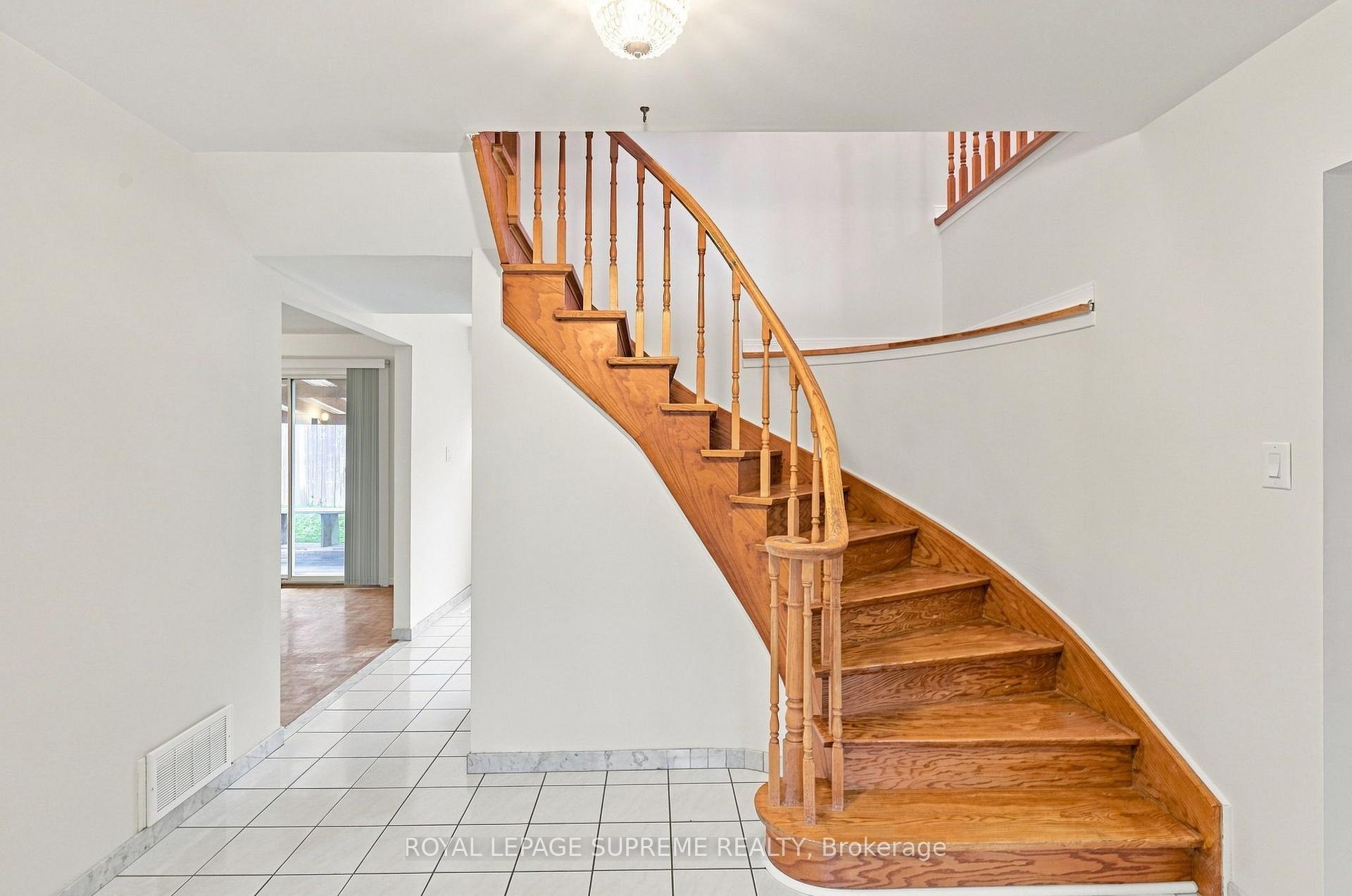 Photo 21 of 129 Briarscross Boulevard, Scarborough, Agincourt North — HOMEH