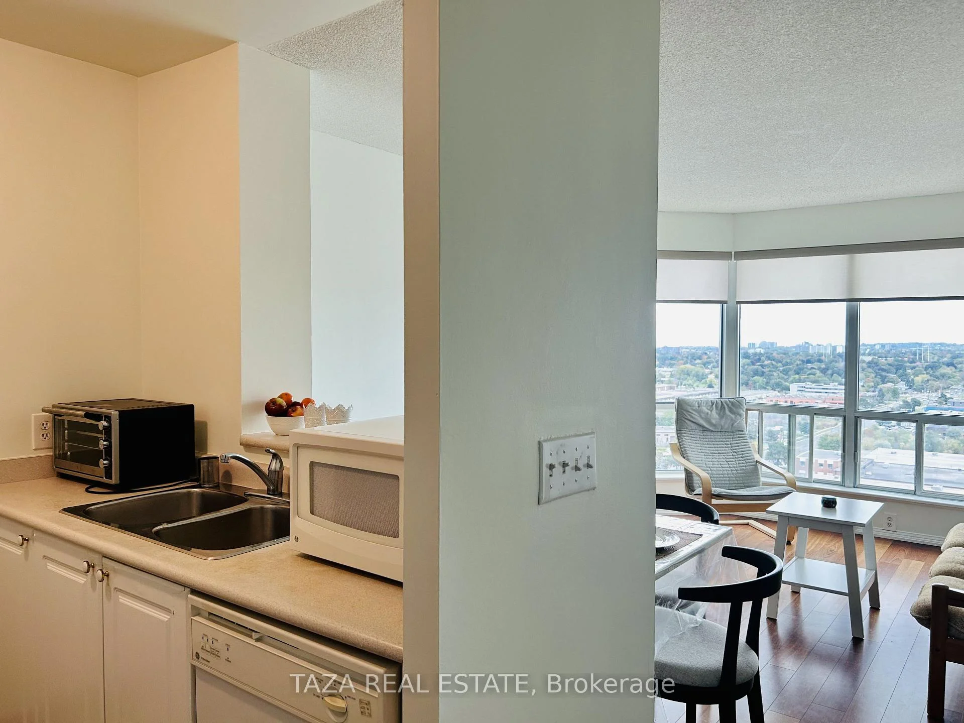 Photo 7 of Unit 2108, 1 Lee Centre Drive, Scarborough, Woburn — HOMEH