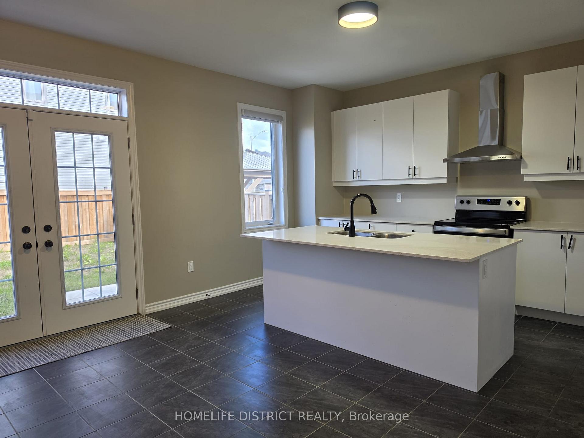 Photo 4 of 51 Hancock Crescent, Kawartha Lakes, Lindsay — HOMEH