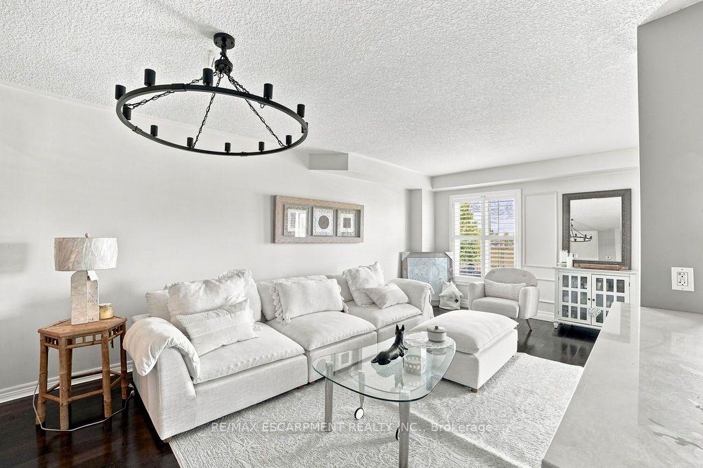 Photo 5 of 336 Pinehill Drive, Hamilton, Hannon — HOMEH