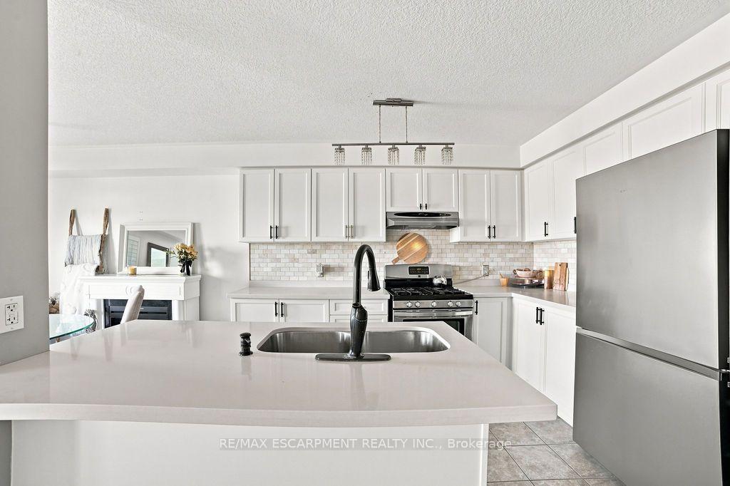 Photo 6 of 336 Pinehill Drive, Hamilton, Hannon — HOMEH