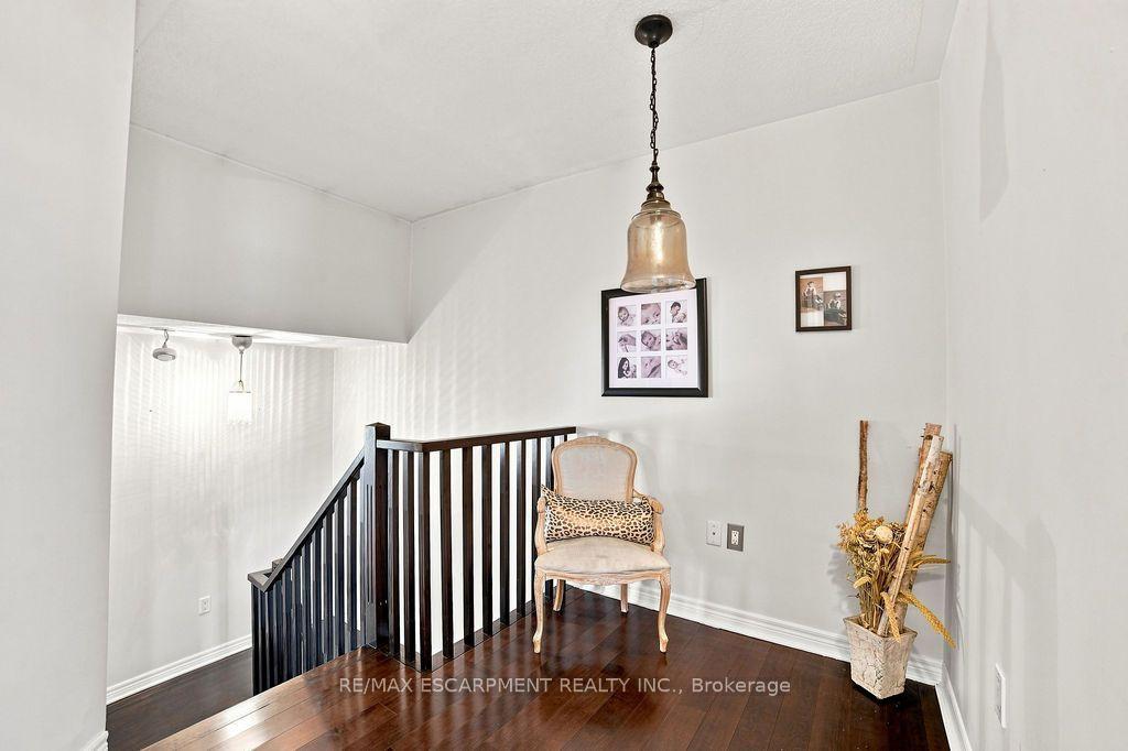 Photo 10 of 336 Pinehill Drive, Hamilton, Hannon — HOMEH