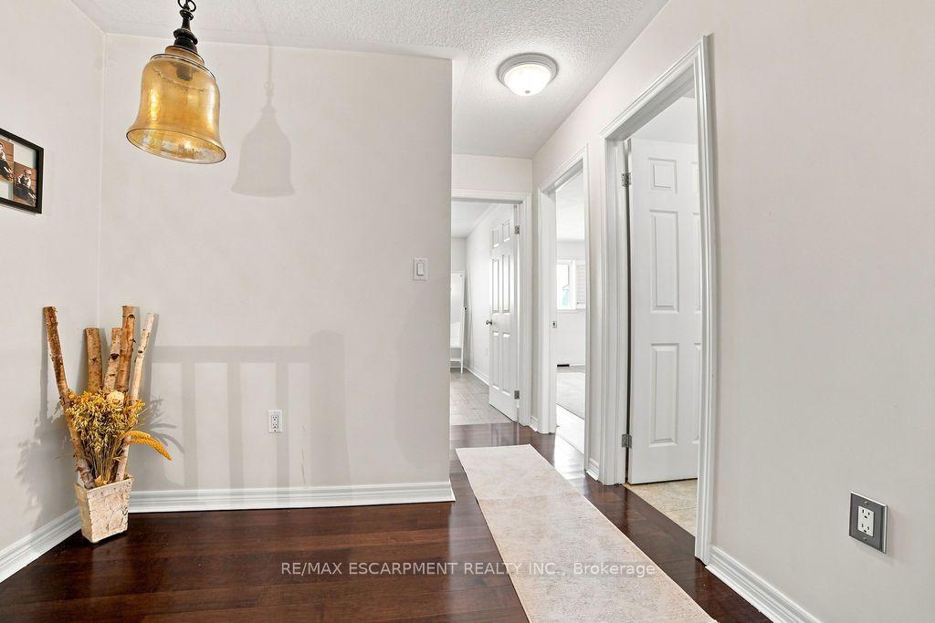 Photo 11 of 336 Pinehill Drive, Hamilton, Hannon — HOMEH