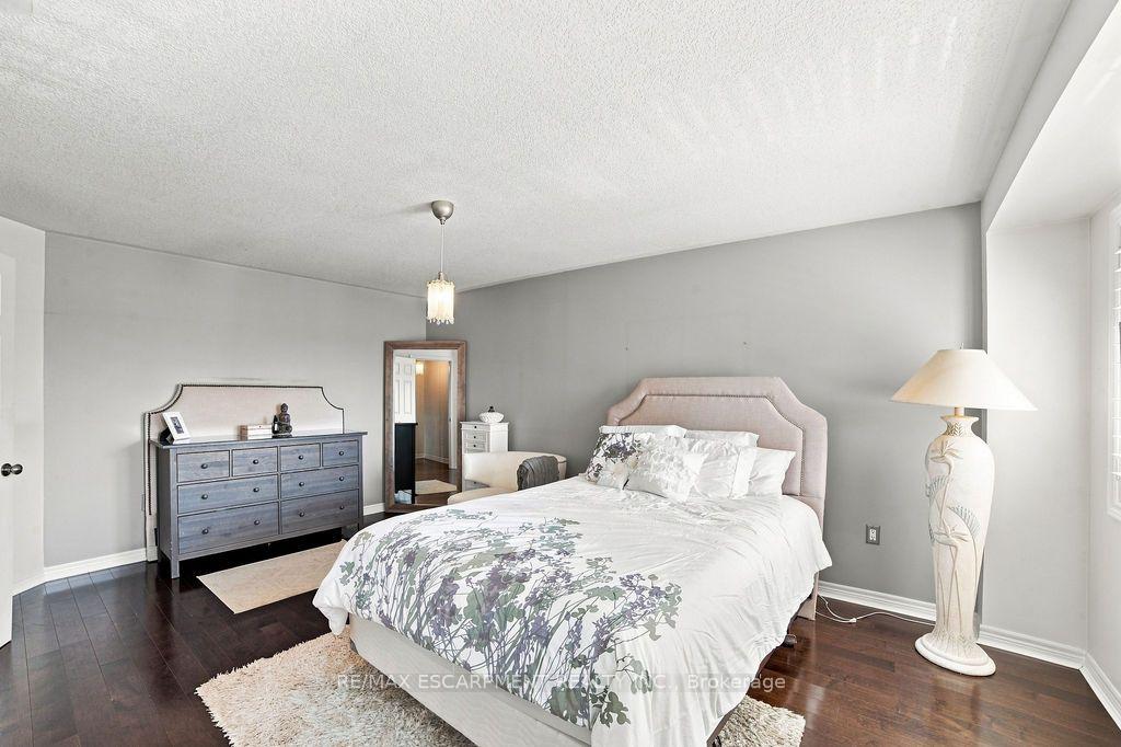 Photo 12 of 336 Pinehill Drive, Hamilton, Hannon — HOMEH