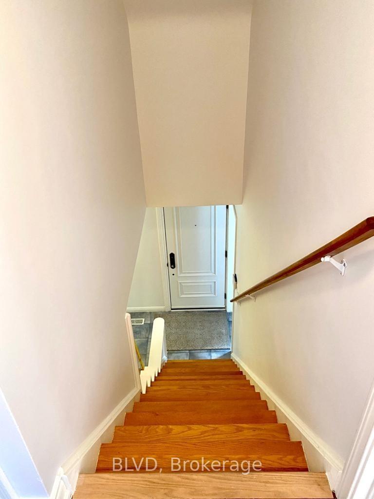 Photo 6 of 24 Athabaska Avenue, North York, Newtonbrook East — HOMEH