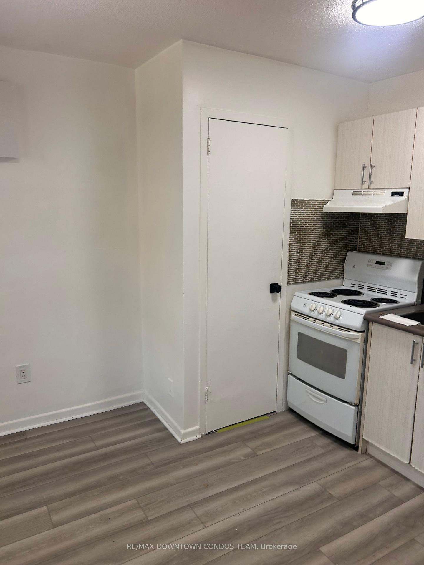 Photo 11 of Unit 201, 5 Thornburn Avenue, Toronto, South Parkdale — HOMEH