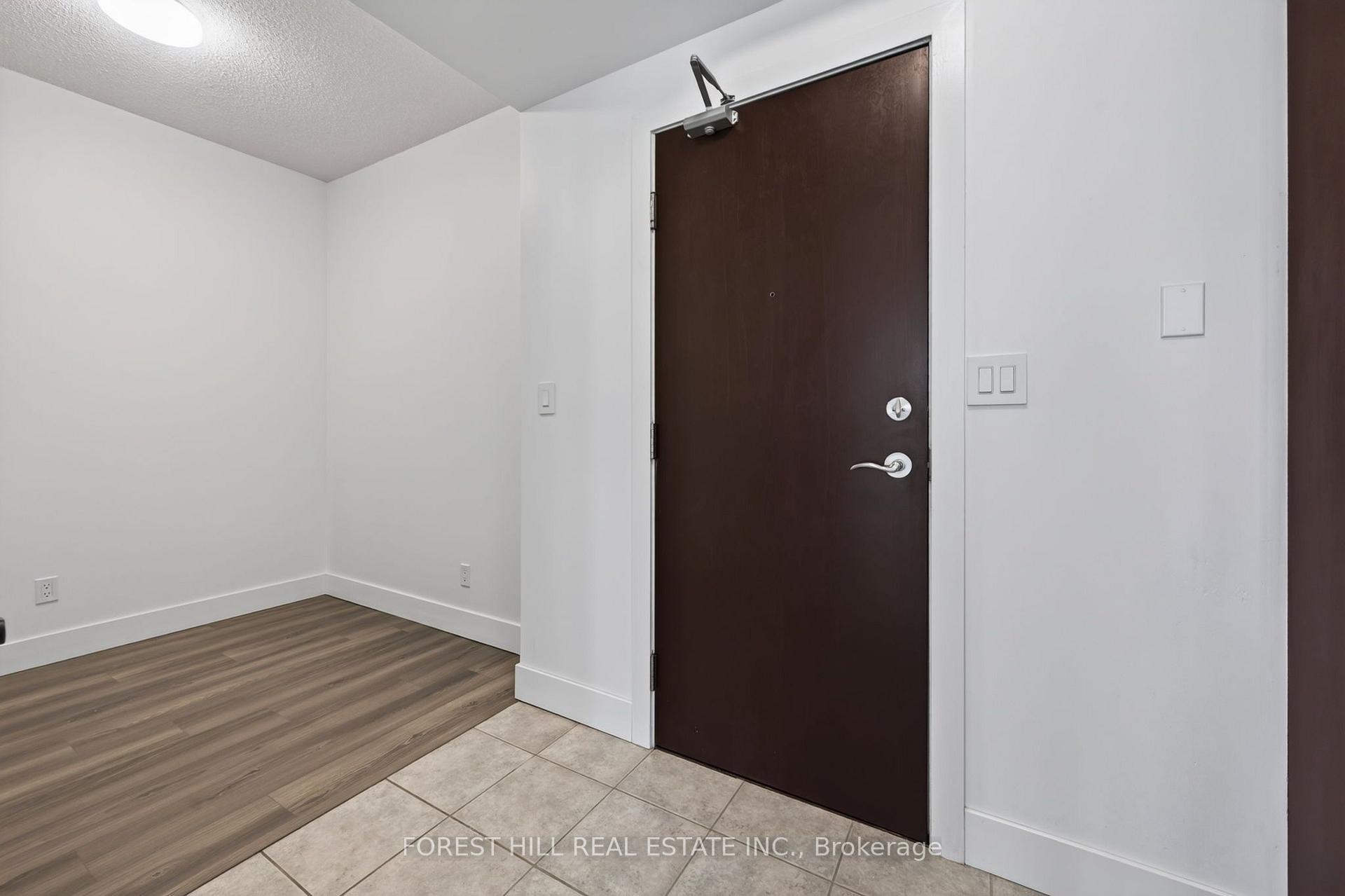Photo 5 of Unit 804, 1359 Rathburn Road E, Mississauga, Rathwood — HOMEH