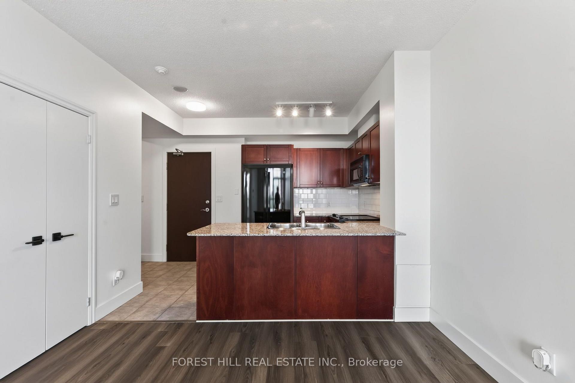 Photo 13 of Unit 804, 1359 Rathburn Road E, Mississauga, Rathwood — HOMEH
