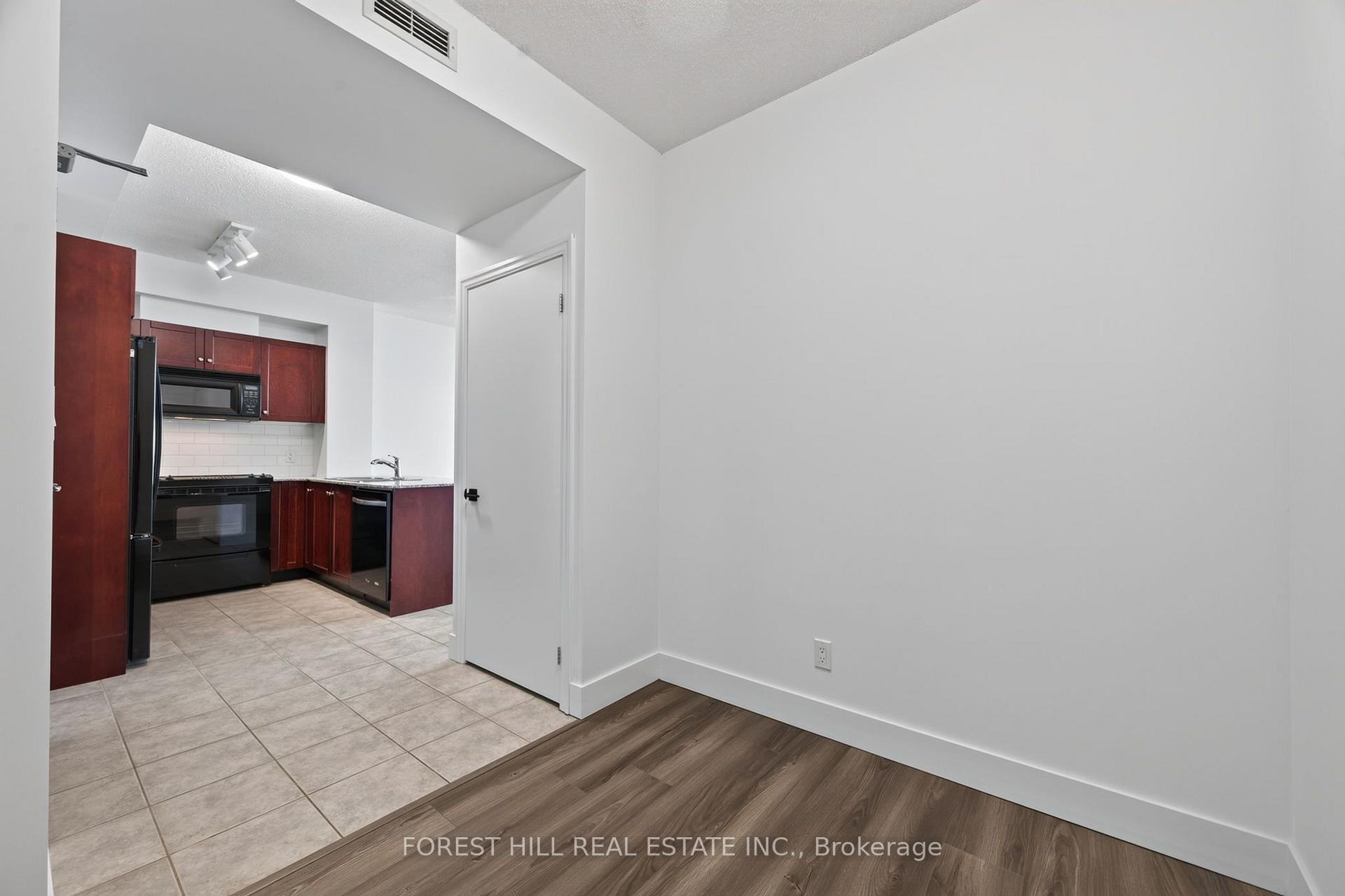 Photo 17 of Unit 804, 1359 Rathburn Road E, Mississauga, Rathwood — HOMEH