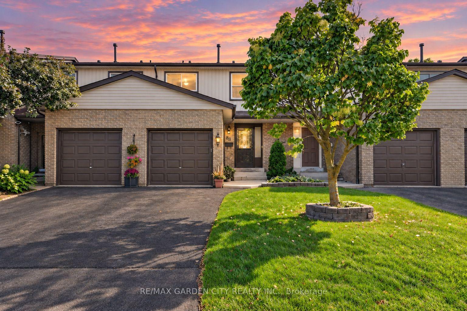 Photo 1 of Unit 88, 1115 Paramount Drive, Hamilton, Stoney Creek Mountain — HOMEH