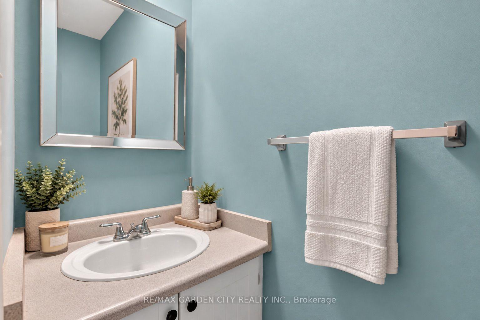 Photo 3 of Unit 88, 1115 Paramount Drive, Hamilton, Stoney Creek Mountain — HOMEH