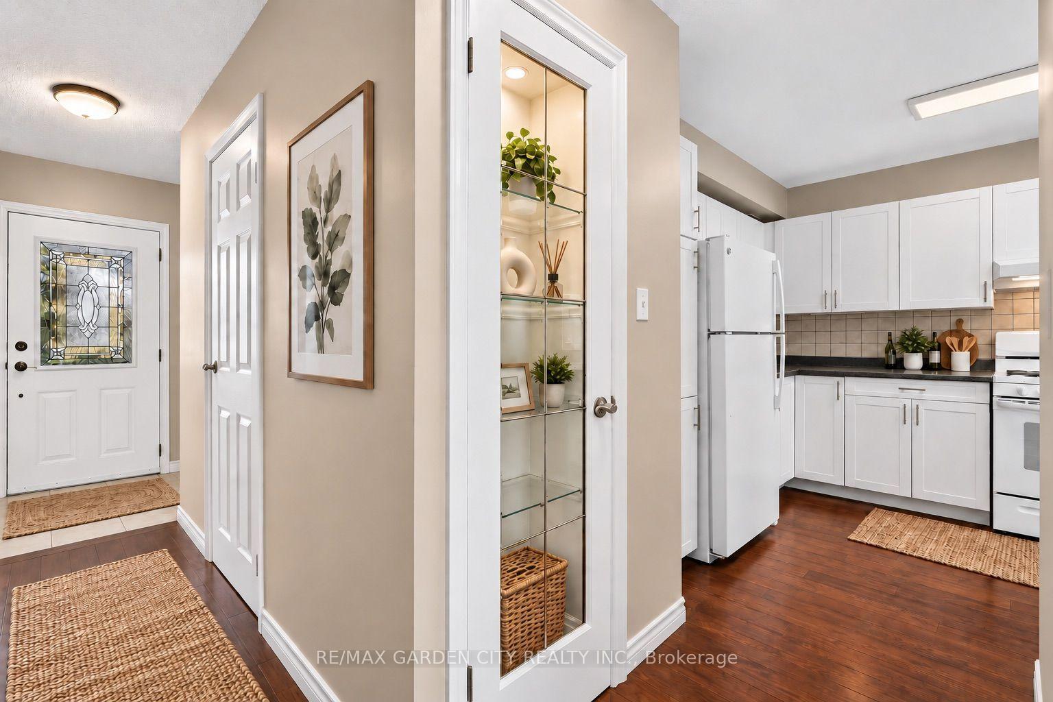 Photo 4 of Unit 88, 1115 Paramount Drive, Hamilton, Stoney Creek Mountain — HOMEH