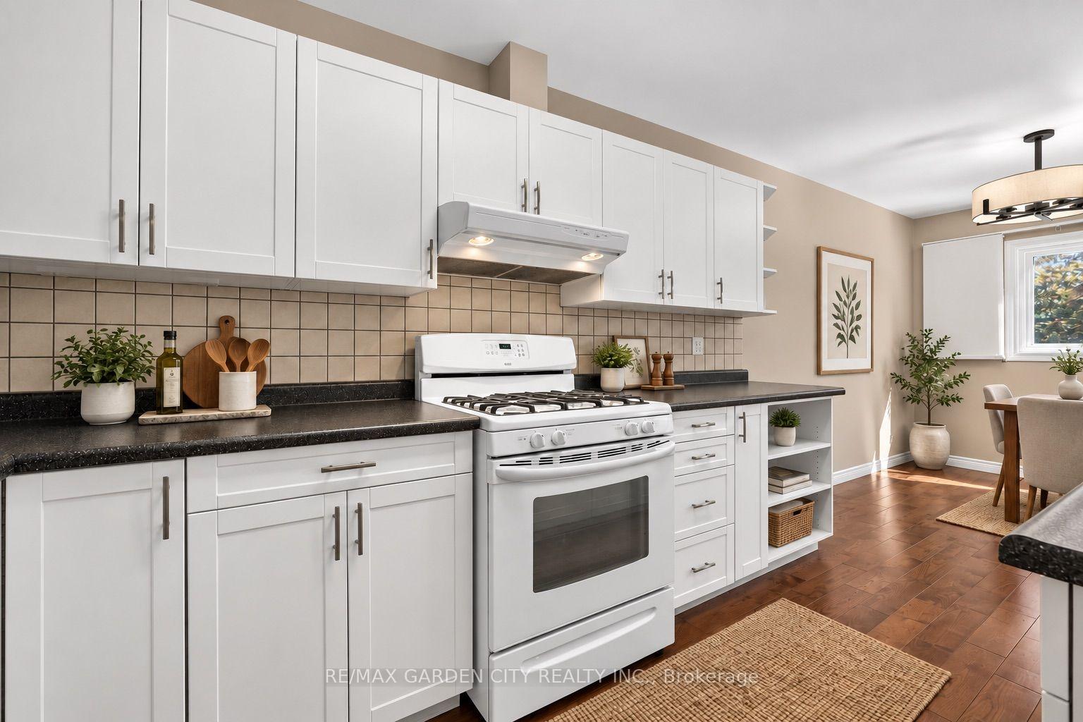 Photo 5 of Unit 88, 1115 Paramount Drive, Hamilton, Stoney Creek Mountain — HOMEH