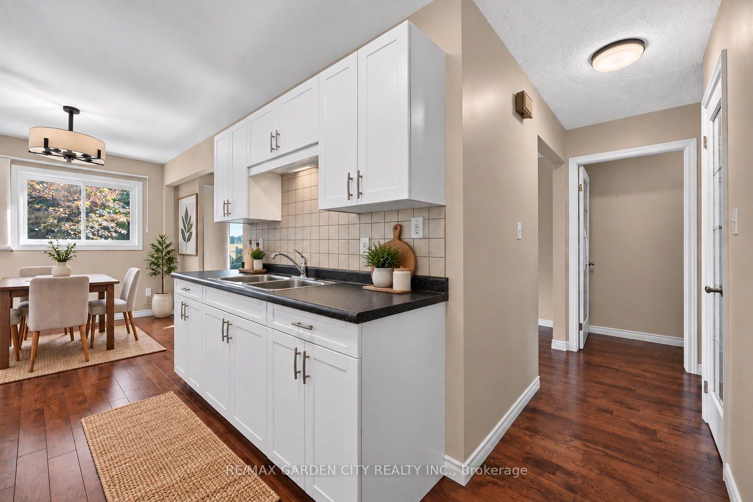 Photo 6 of Unit 88, 1115 Paramount Drive, Hamilton, Stoney Creek Mountain — HOMEH