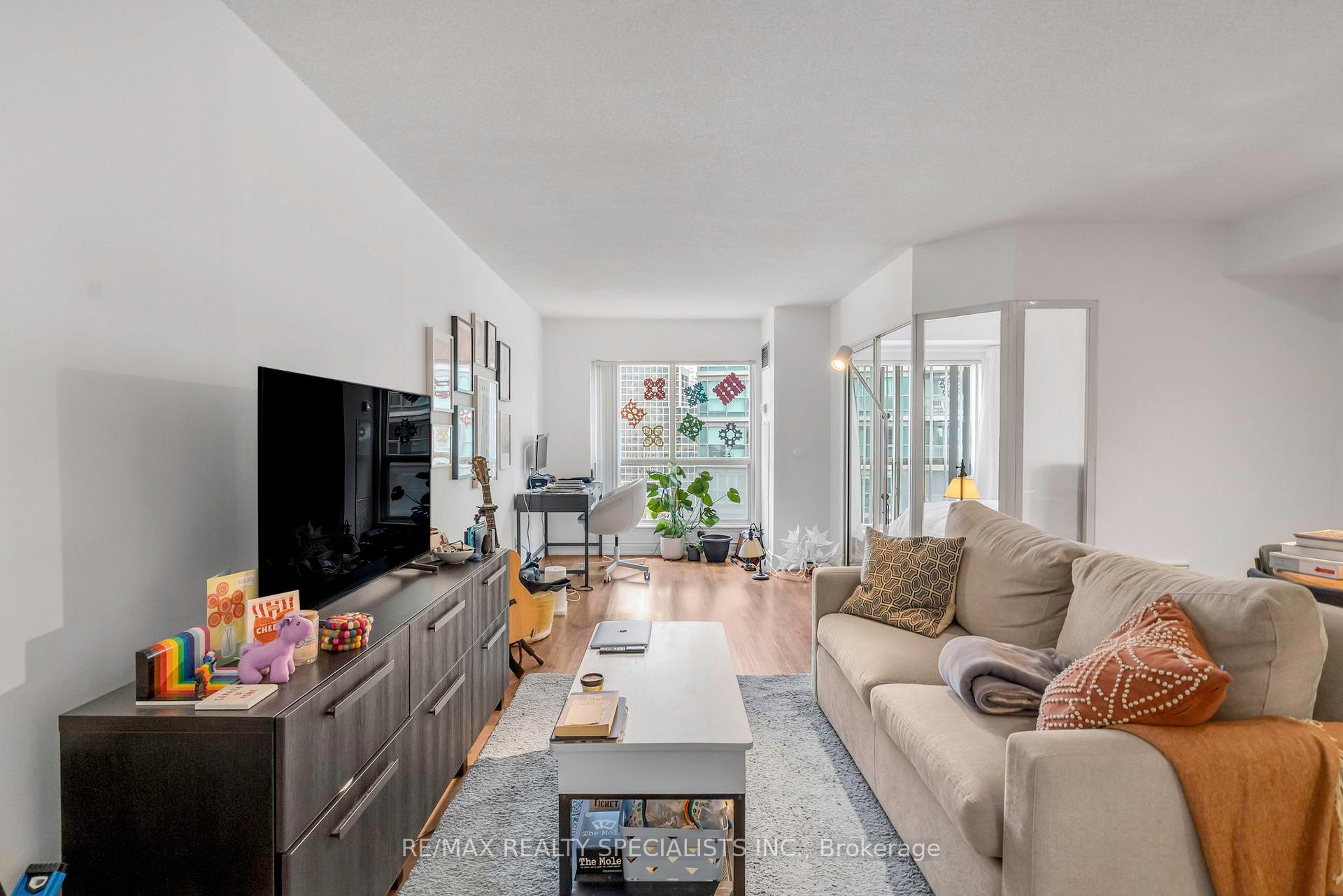 Photo 1 of Unit 813, 25 The Esplanade, Toronto, Waterfront Communities — HOMEH