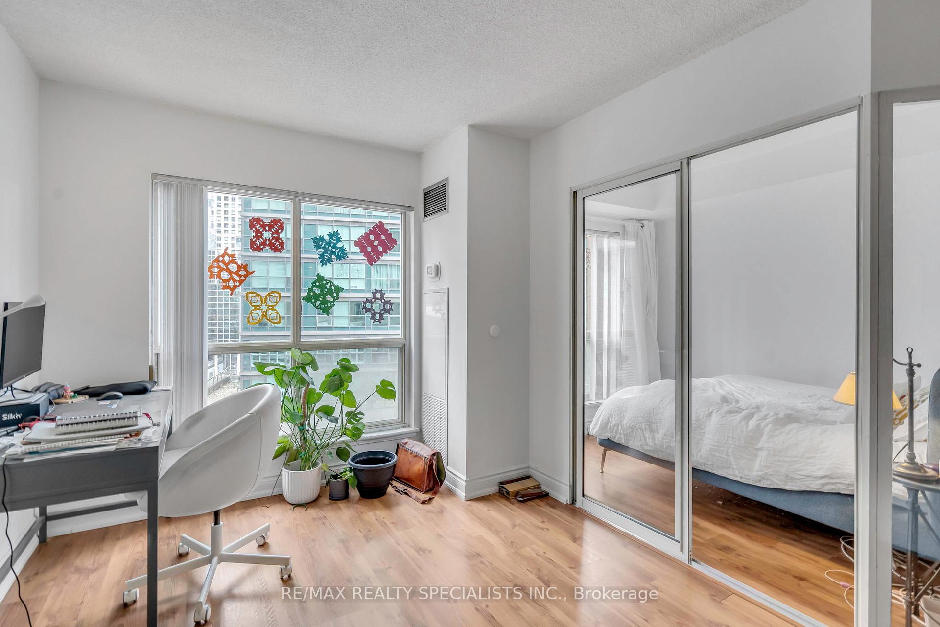 Photo 11 of Unit 813, 25 The Esplanade, Toronto, Waterfront Communities — HOMEH