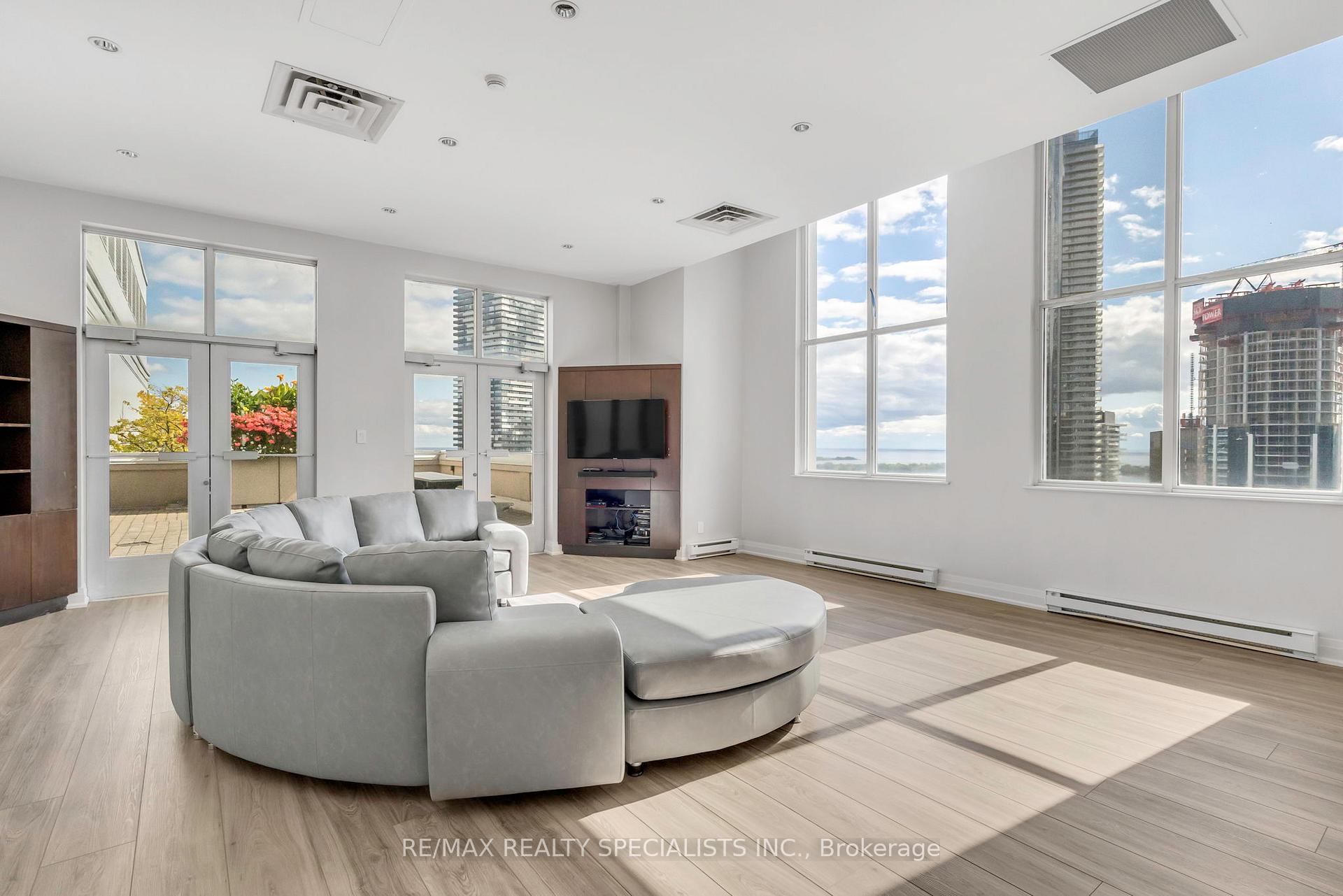 Photo 25 of Unit 813, 25 The Esplanade, Toronto, Waterfront Communities — HOMEH