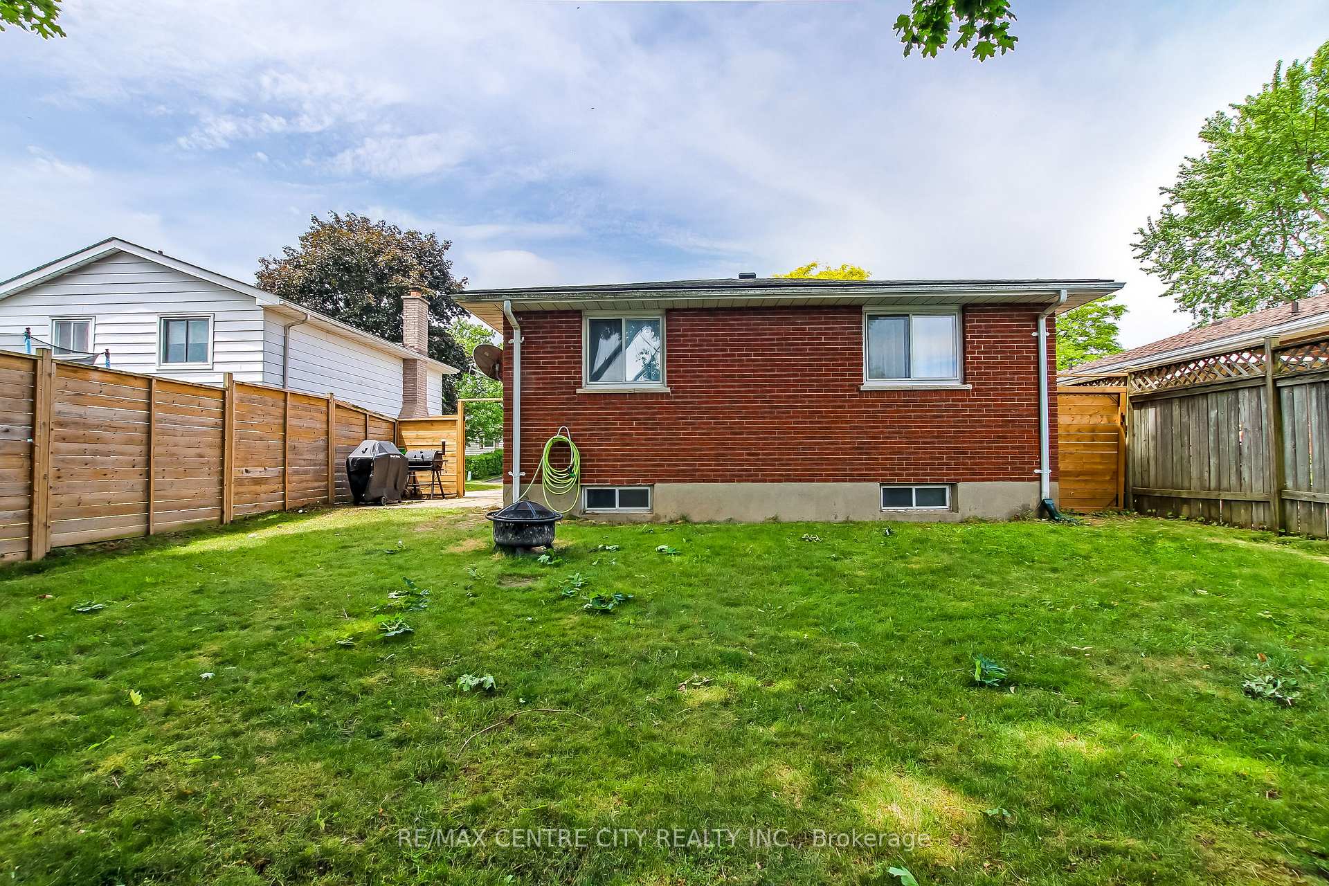 Photo 2 of 91 Moore Avenue, Aylmer — HOMEH