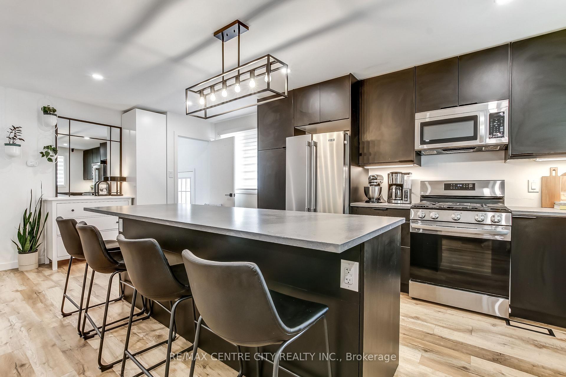 Photo 3 of 91 Moore Avenue, Aylmer — HOMEH