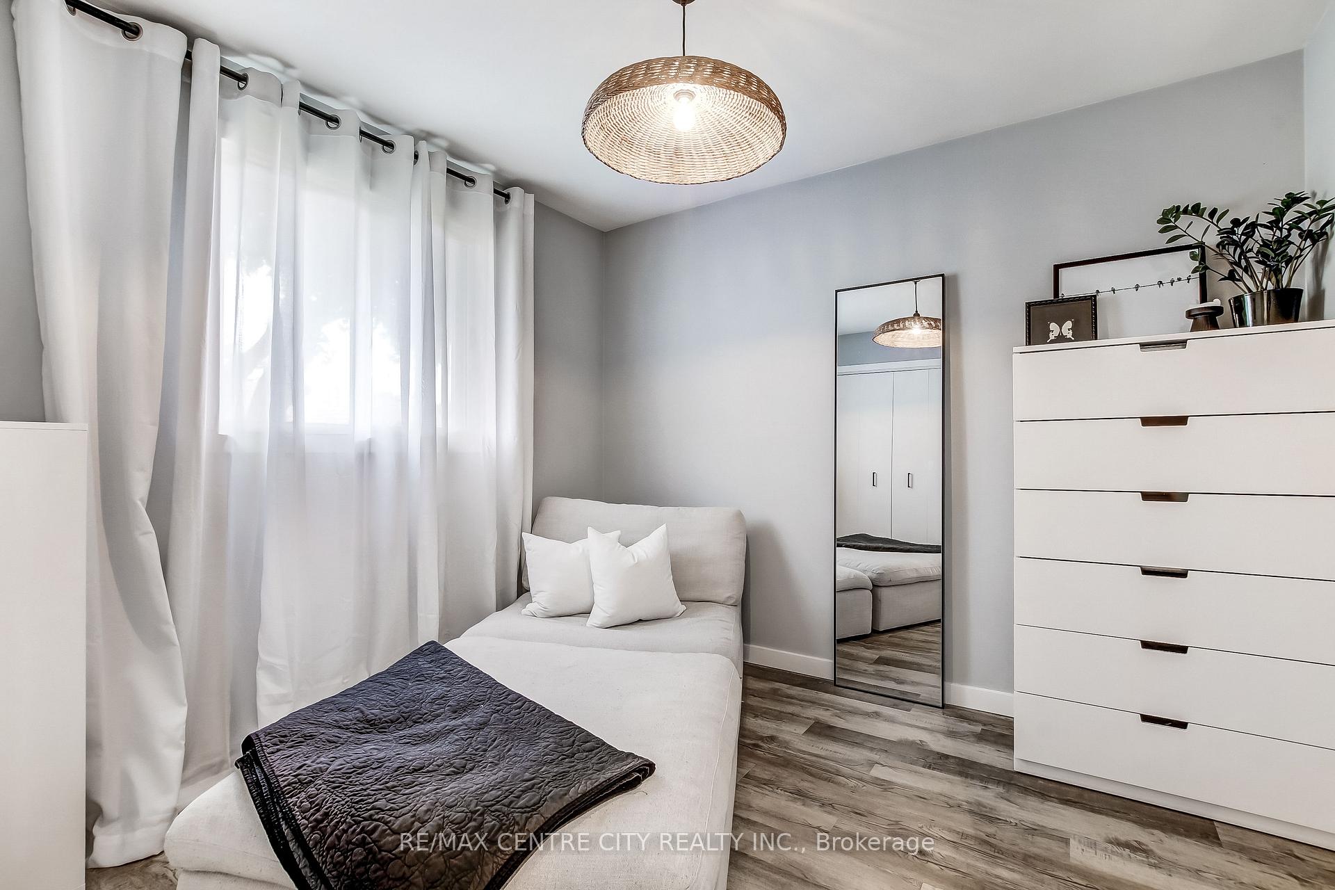 Photo 13 of 91 Moore Avenue, Aylmer — HOMEH