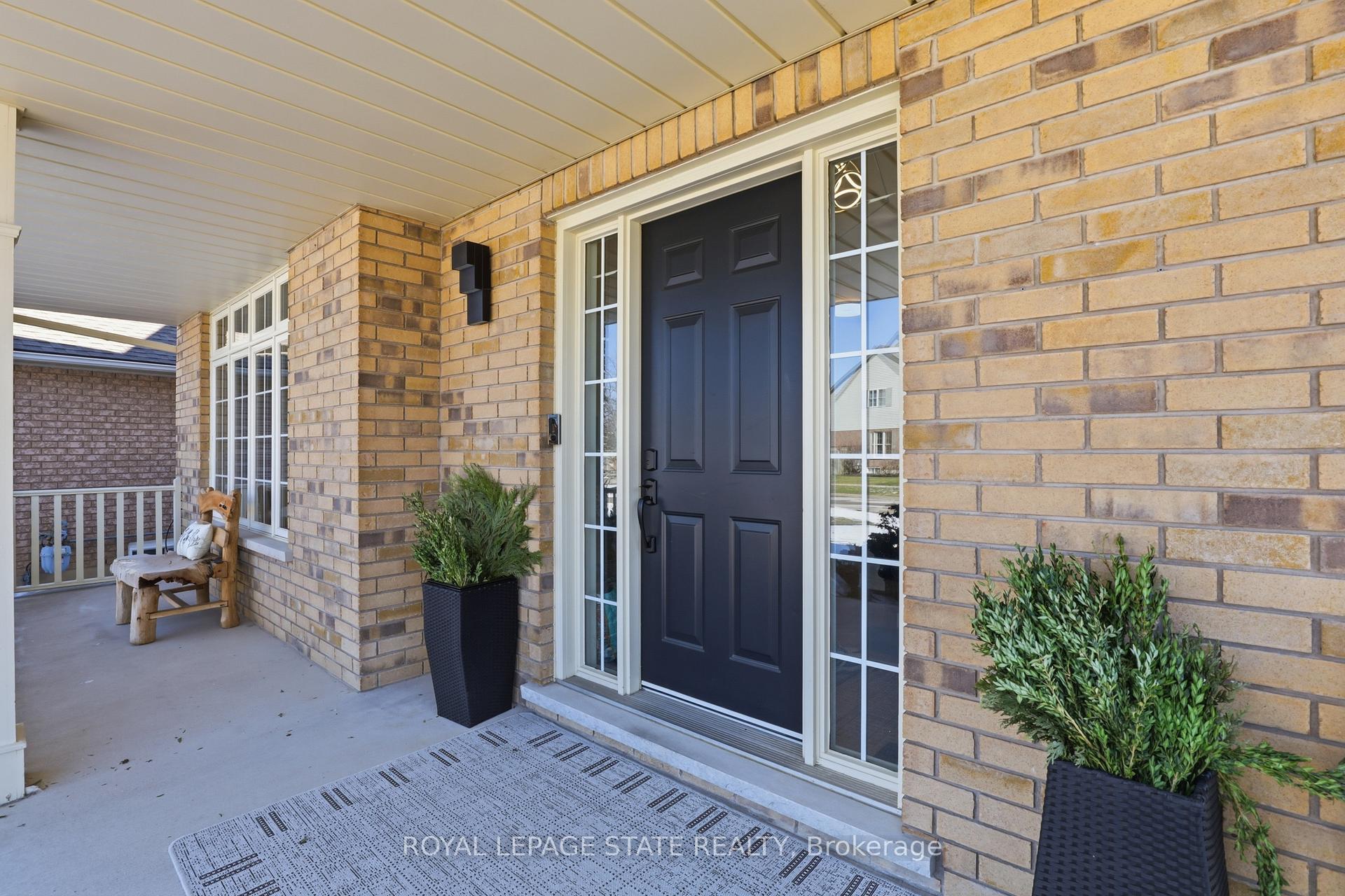 Photo 11 of 56 Mccaffery Crescent, St. Catharines, Rykert/Vansickle — HOMEH