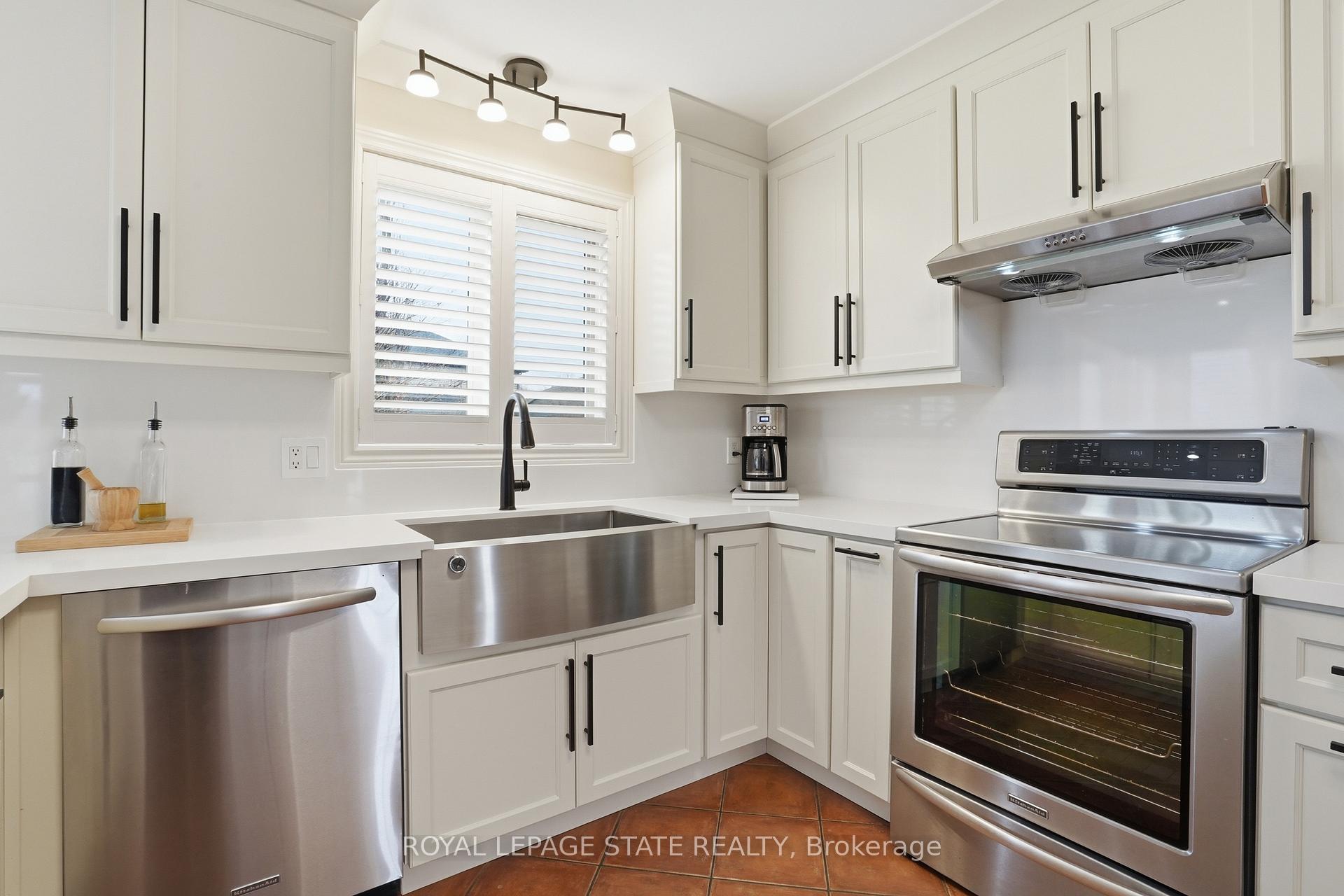 Photo 16 of 56 Mccaffery Crescent, St. Catharines, Rykert/Vansickle — HOMEH