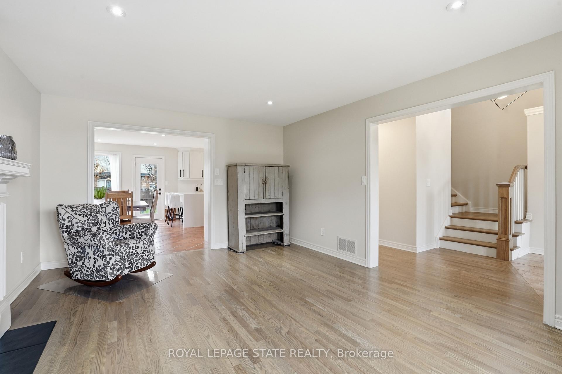 Photo 21 of 56 Mccaffery Crescent, St. Catharines, Rykert/Vansickle — HOMEH