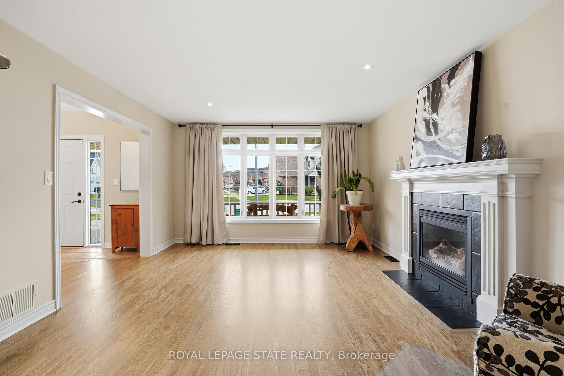 Photo 23 of 56 Mccaffery Crescent, St. Catharines, Rykert/Vansickle — HOMEH
