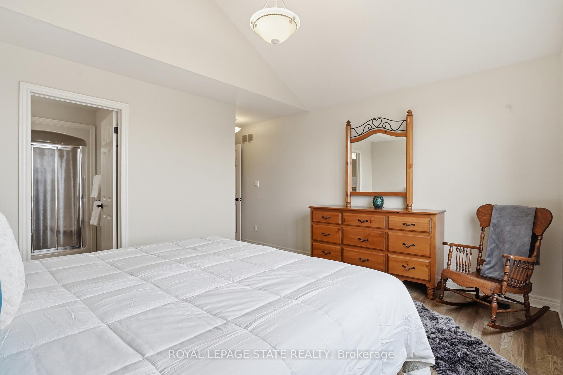 Photo 26 of 56 Mccaffery Crescent, St. Catharines, Rykert/Vansickle — HOMEH