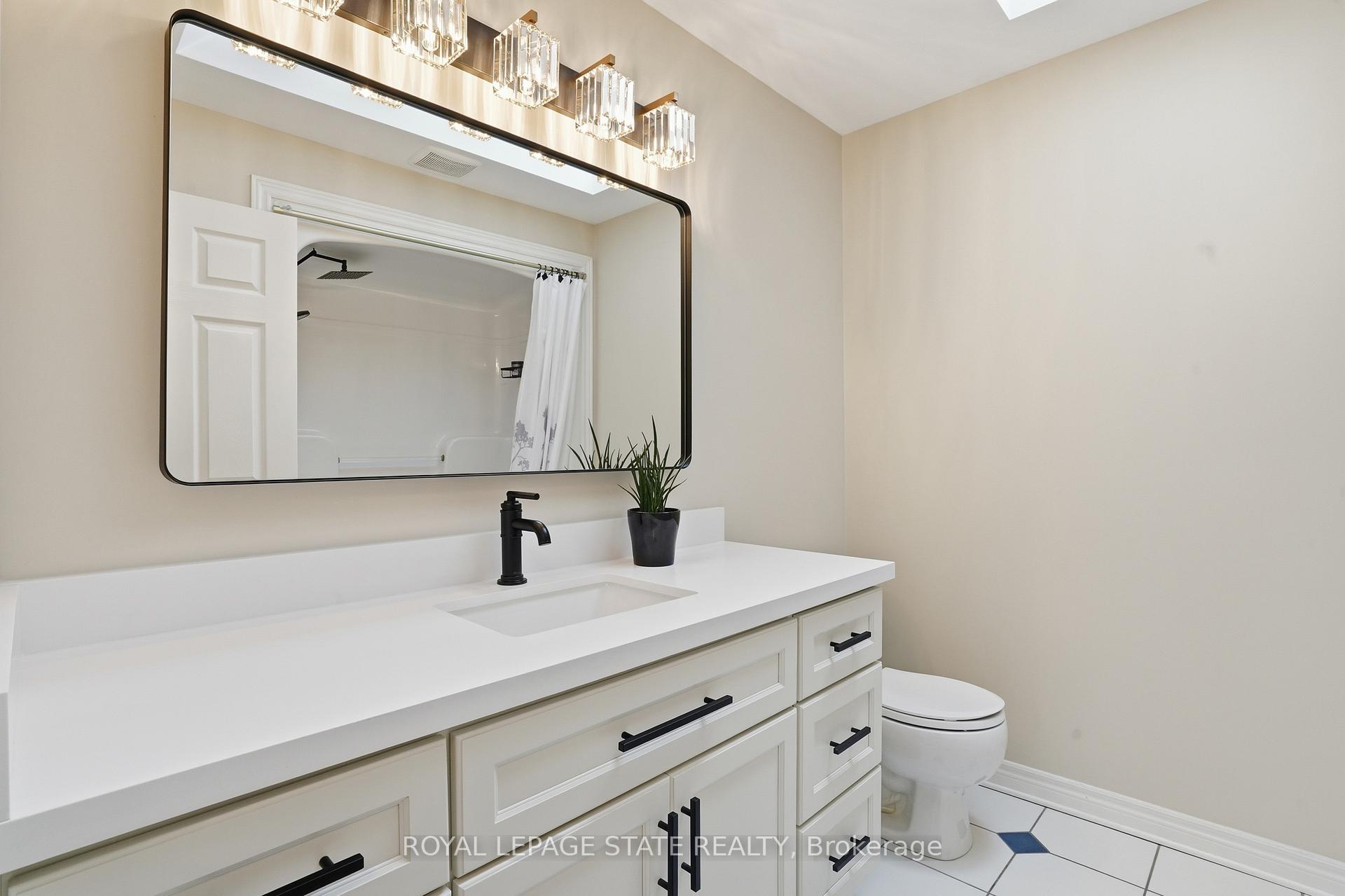 Photo 32 of 56 Mccaffery Crescent, St. Catharines, Rykert/Vansickle — HOMEH