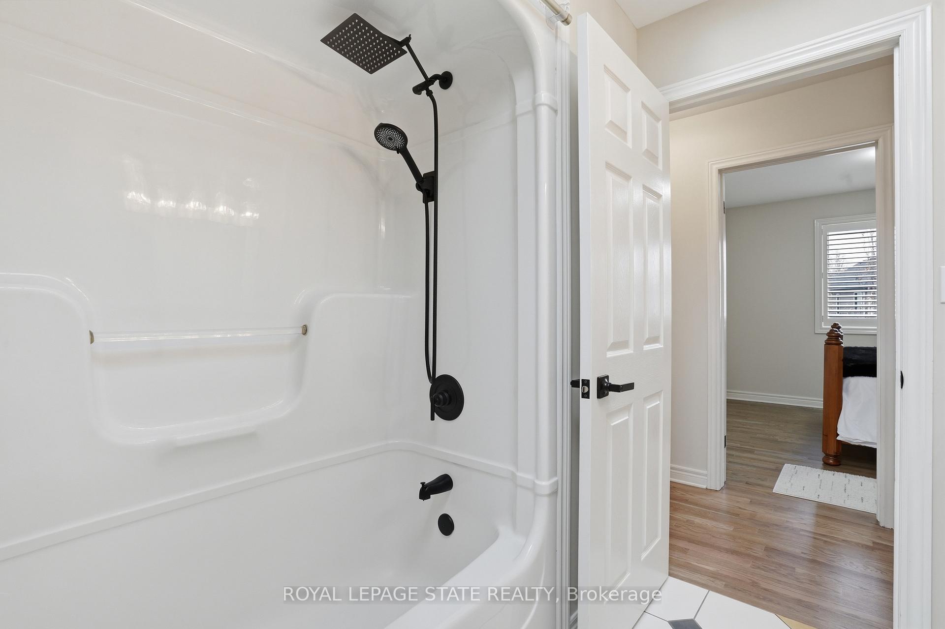 Photo 33 of 56 Mccaffery Crescent, St. Catharines, Rykert/Vansickle — HOMEH