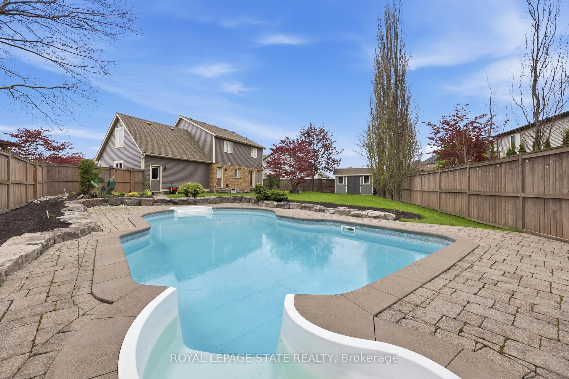 Photo 47 of 56 Mccaffery Crescent, St. Catharines, Rykert/Vansickle — HOMEH