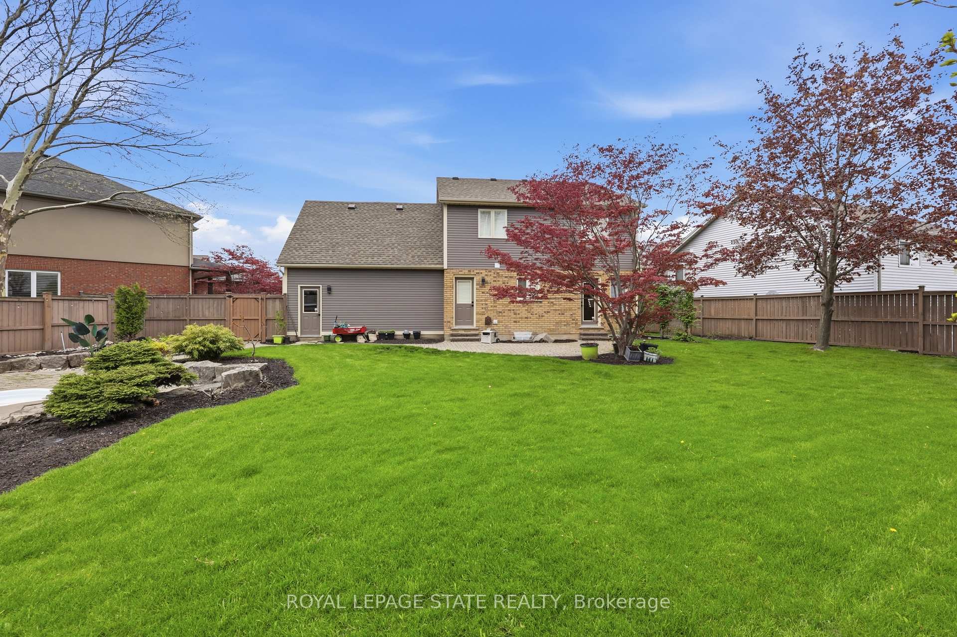 Photo 48 of 56 Mccaffery Crescent, St. Catharines, Rykert/Vansickle — HOMEH