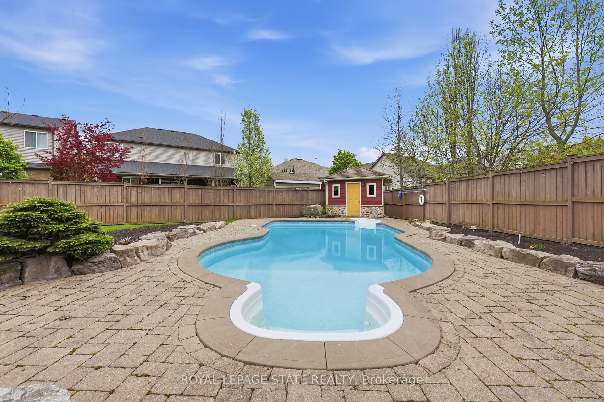 Photo 49 of 56 Mccaffery Crescent, St. Catharines, Rykert/Vansickle — HOMEH
