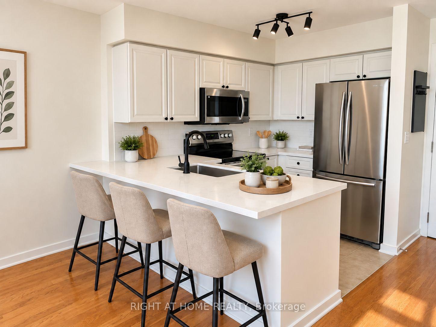 Photo 5 of Unit 711, 250 Manitoba Street, Etobicoke, Mimico — HOMEH