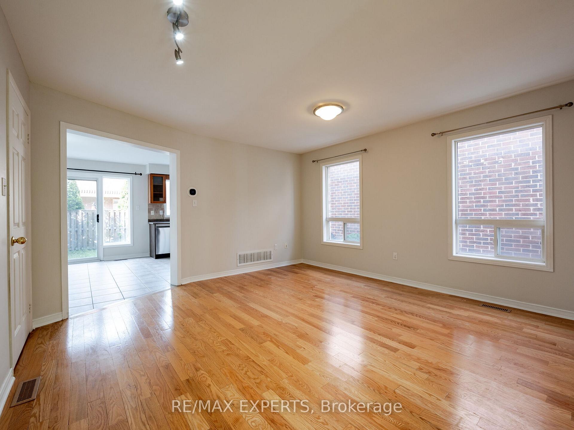 Photo 7 of 48 Dylan Street, Vaughan, Vellore Village — HOMEH