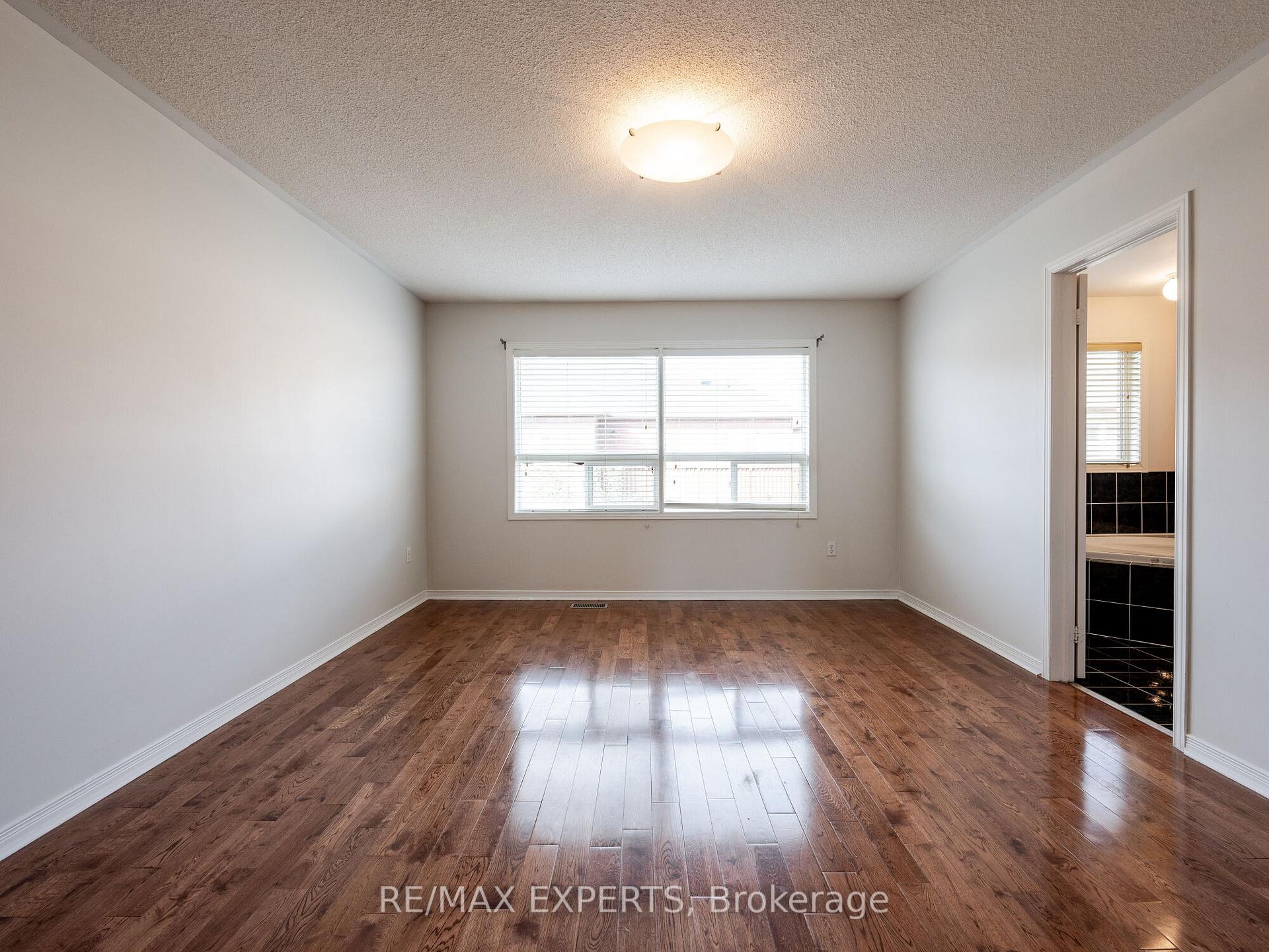 Photo 18 of 48 Dylan Street, Vaughan, Vellore Village — HOMEH