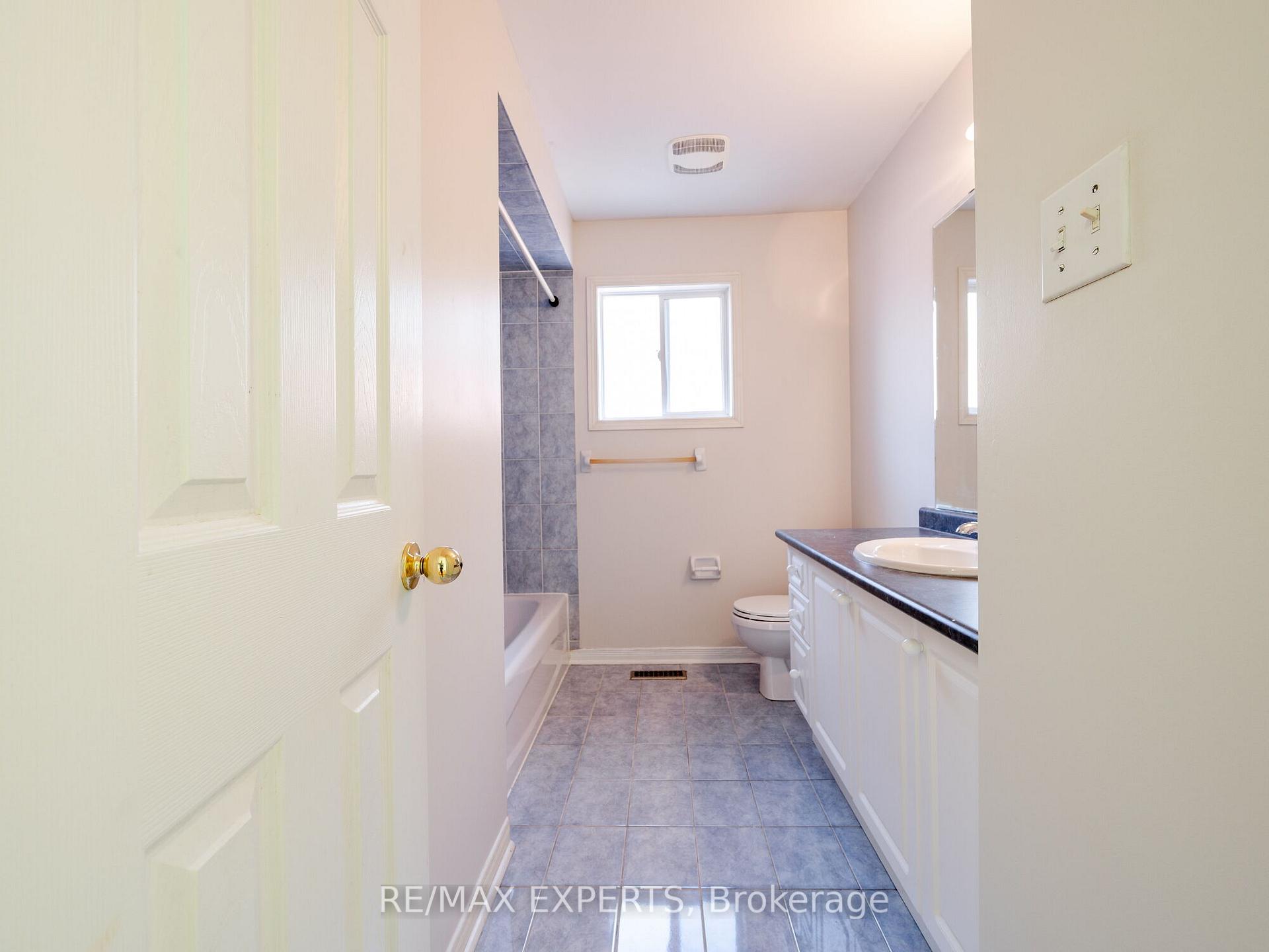Photo 24 of 48 Dylan Street, Vaughan, Vellore Village — HOMEH