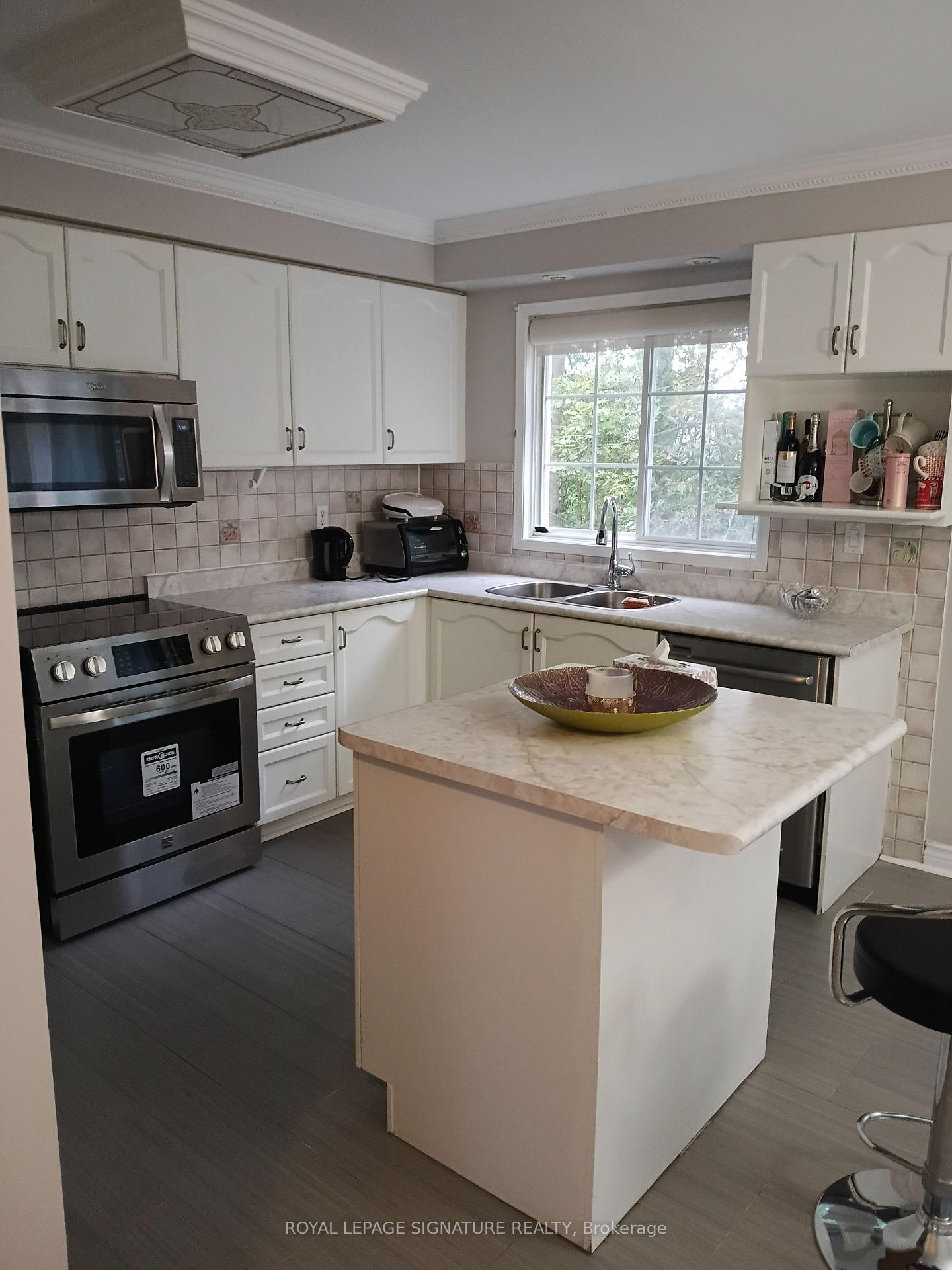 Photo 8 of 82 Mosaics Avenue, Aurora, Aurora Highlands — HOMEH