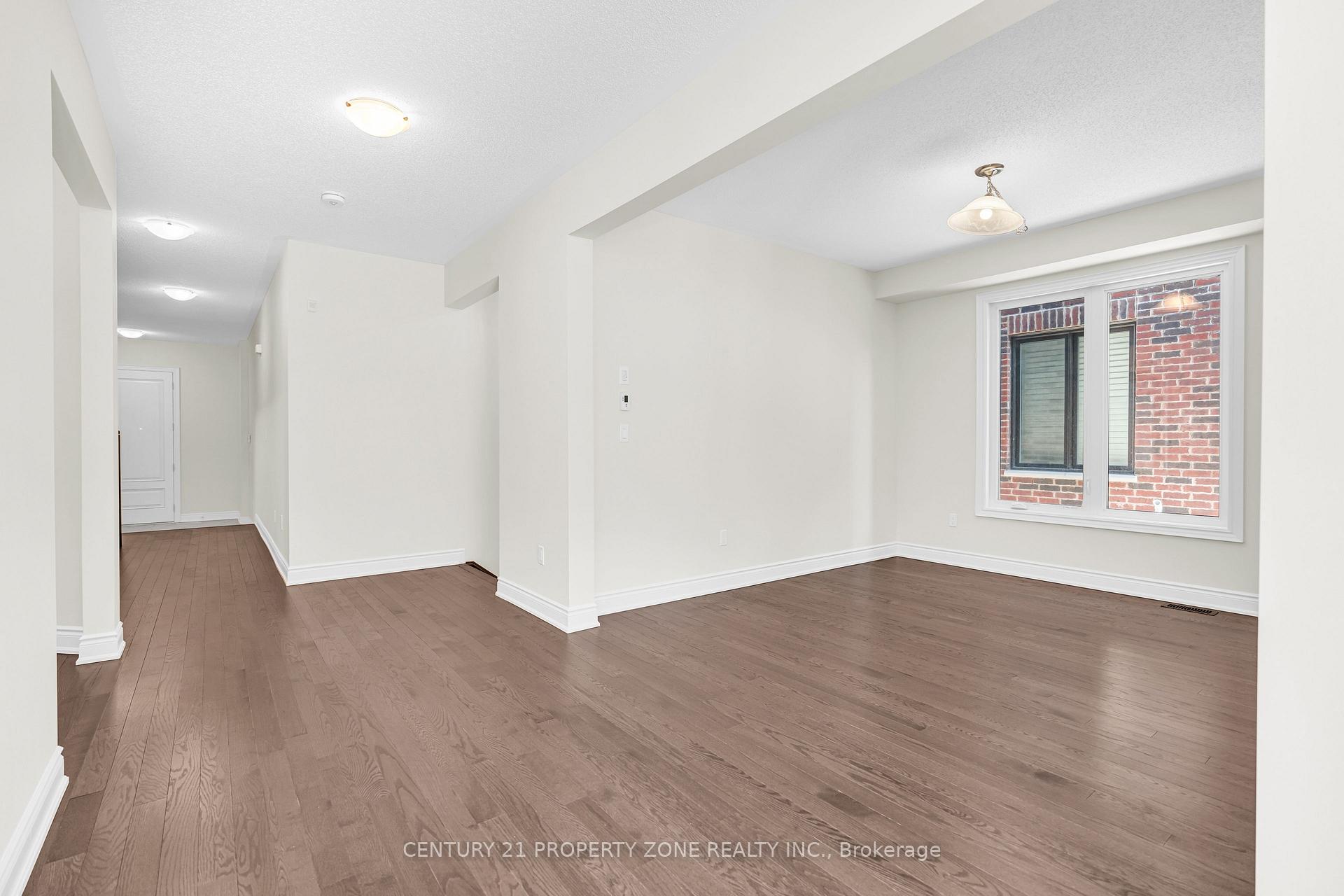 Photo 5 of 33 Gladmary Drive, Brampton, Bram West — HOMEH