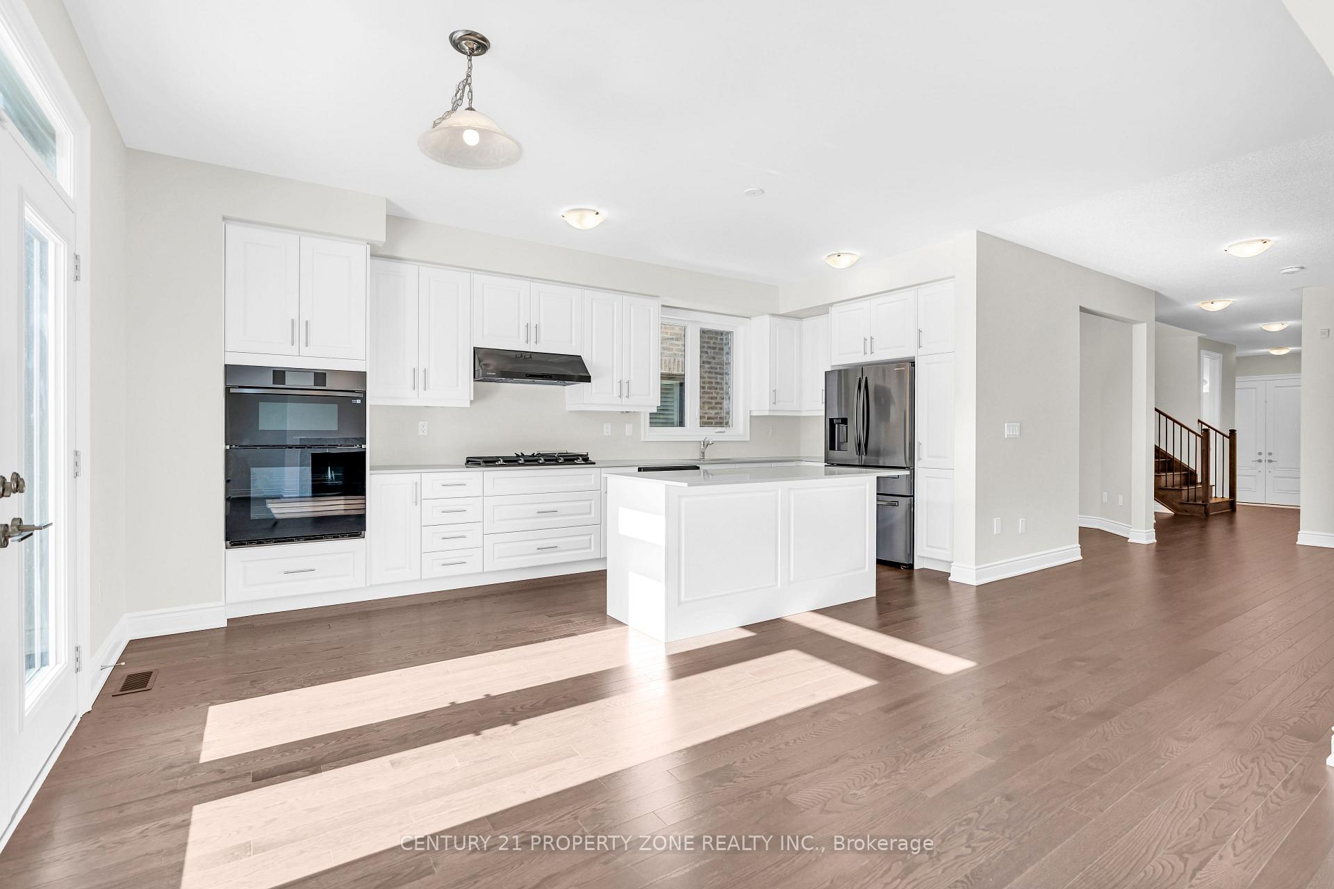 Photo 8 of 33 Gladmary Drive, Brampton, Bram West — HOMEH
