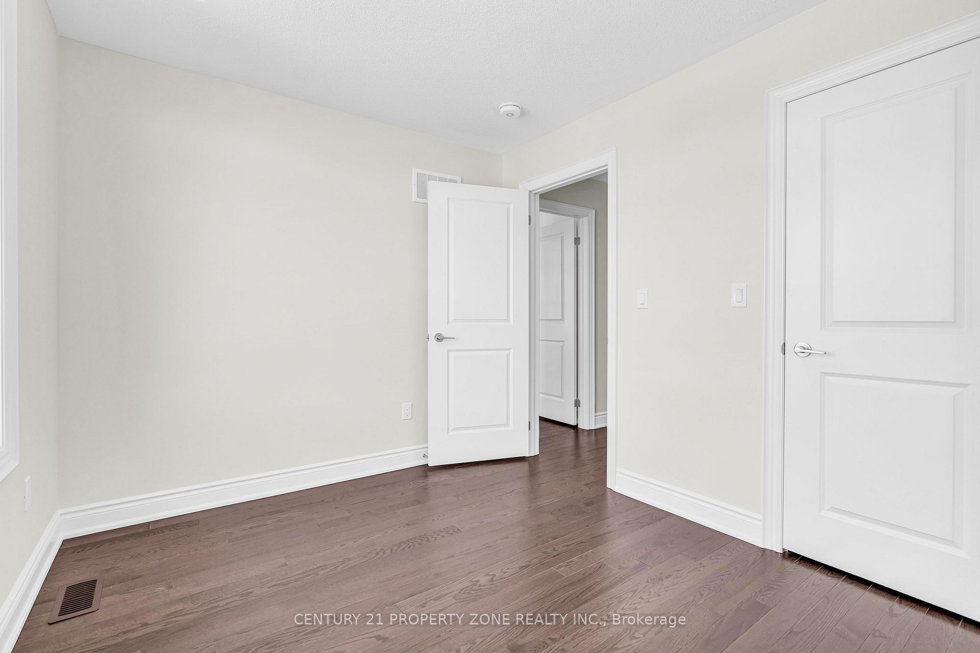 Photo 29 of 33 Gladmary Drive, Brampton, Bram West — HOMEH