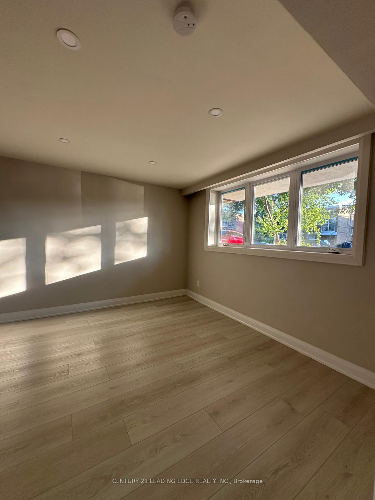 Photo 6 of Unit Lower Level, 246 Pannahill Road, North York, Bathurst Manor — HOMEH