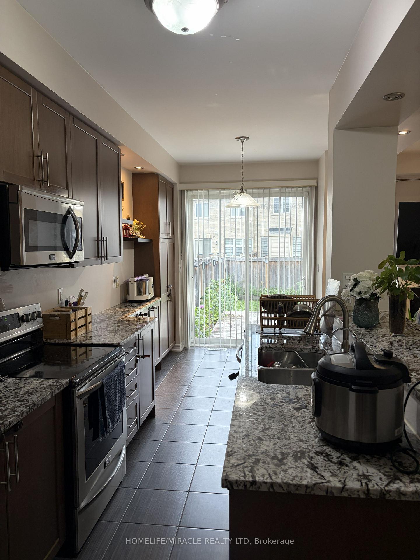 Photo 18 of 11 Stowmarket Street, Caledon, Rural Caledon — HOMEH