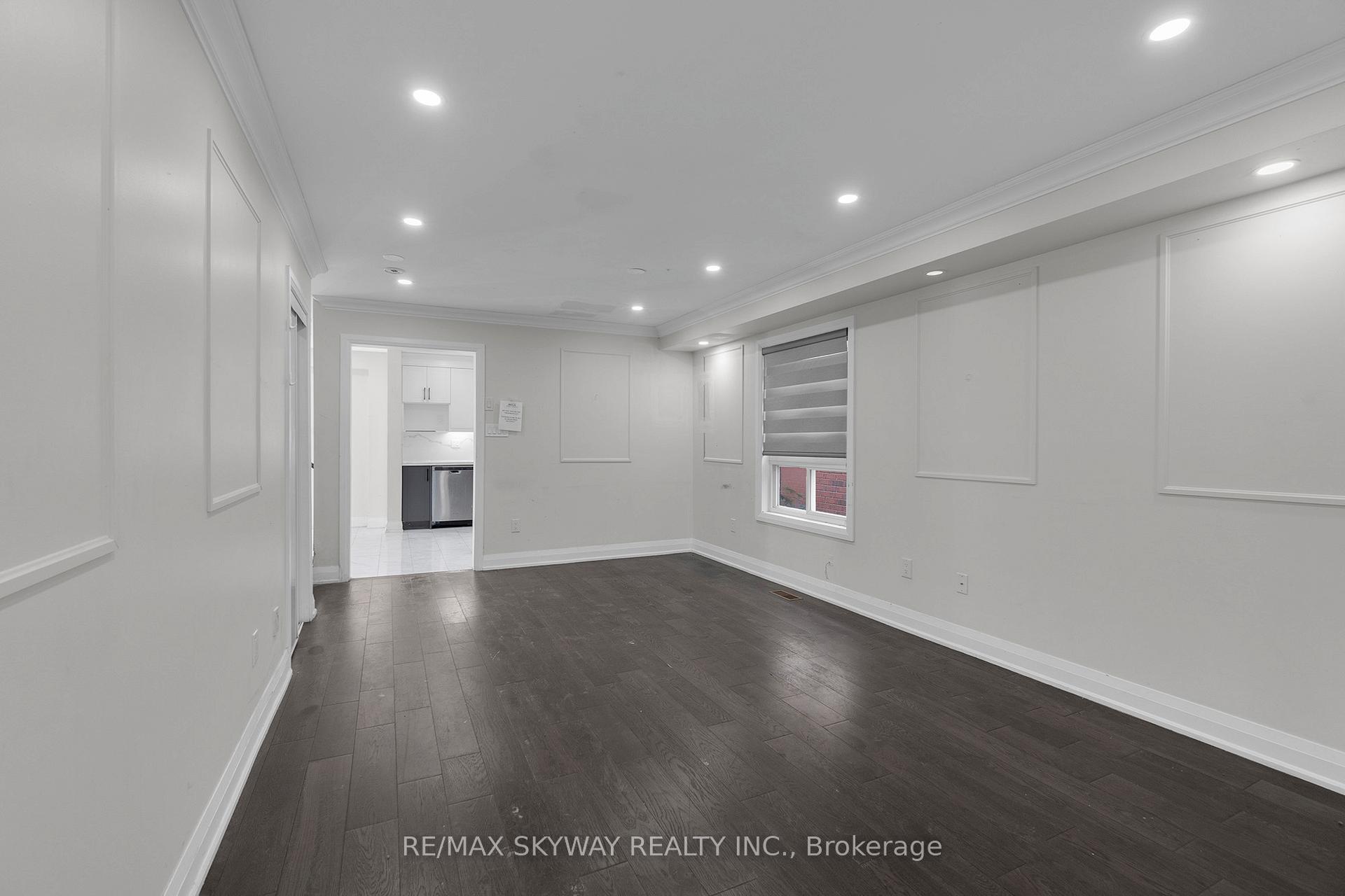 Photo 9 of 92 Charleswood Circle, Brampton, Fletcher's Meadow — HOMEH