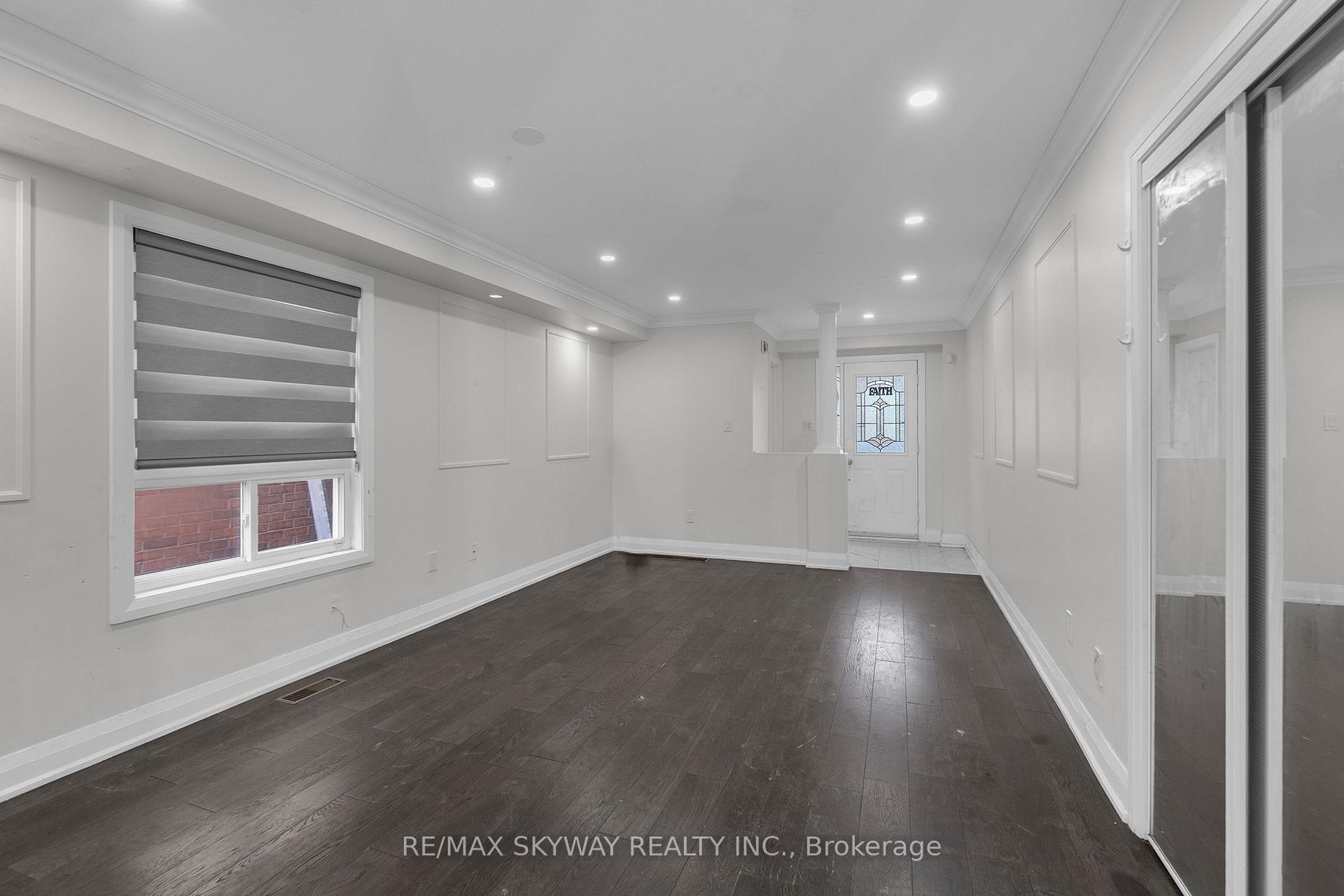 Photo 11 of 92 Charleswood Circle, Brampton, Fletcher's Meadow — HOMEH