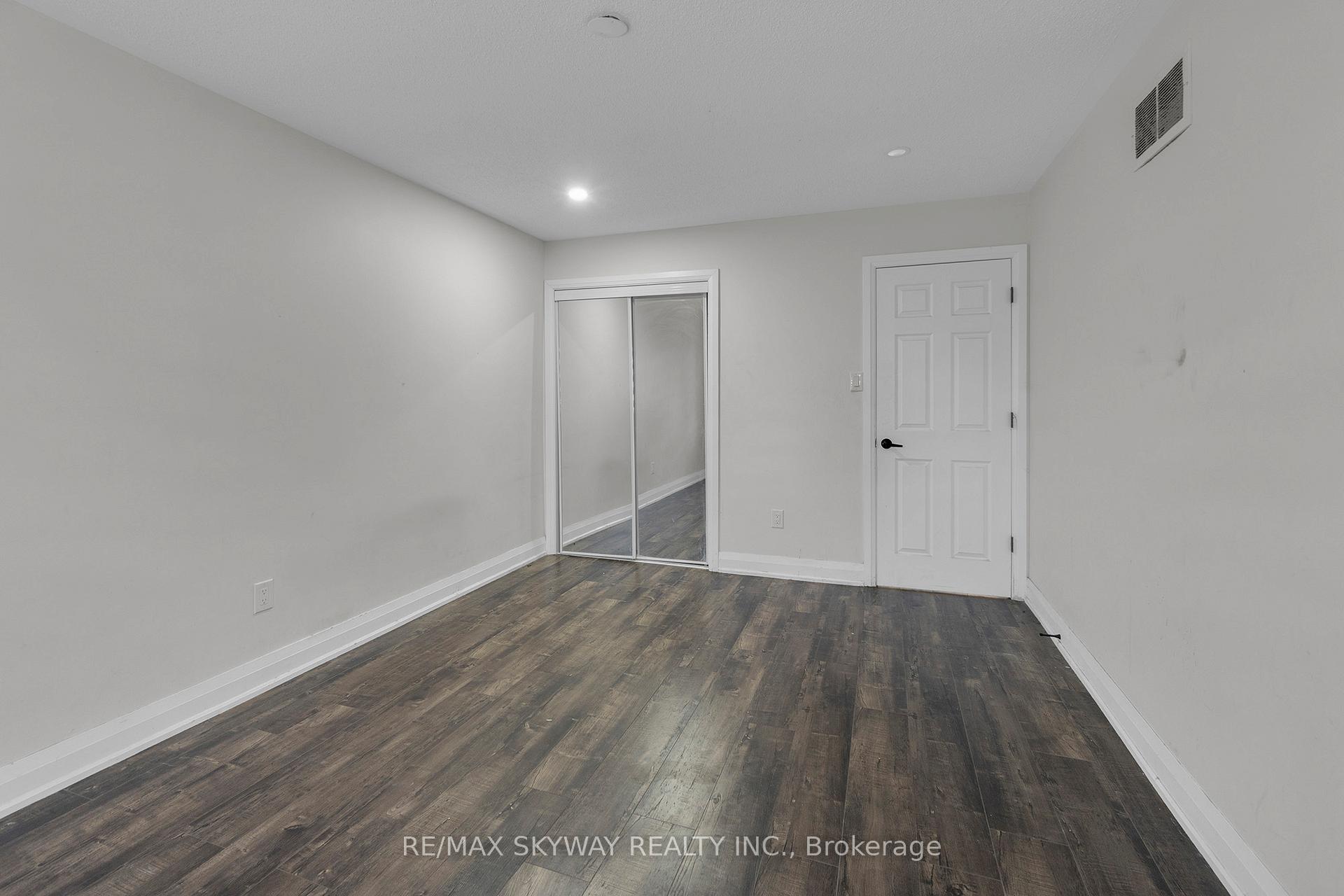 Photo 27 of 92 Charleswood Circle, Brampton, Fletcher's Meadow — HOMEH