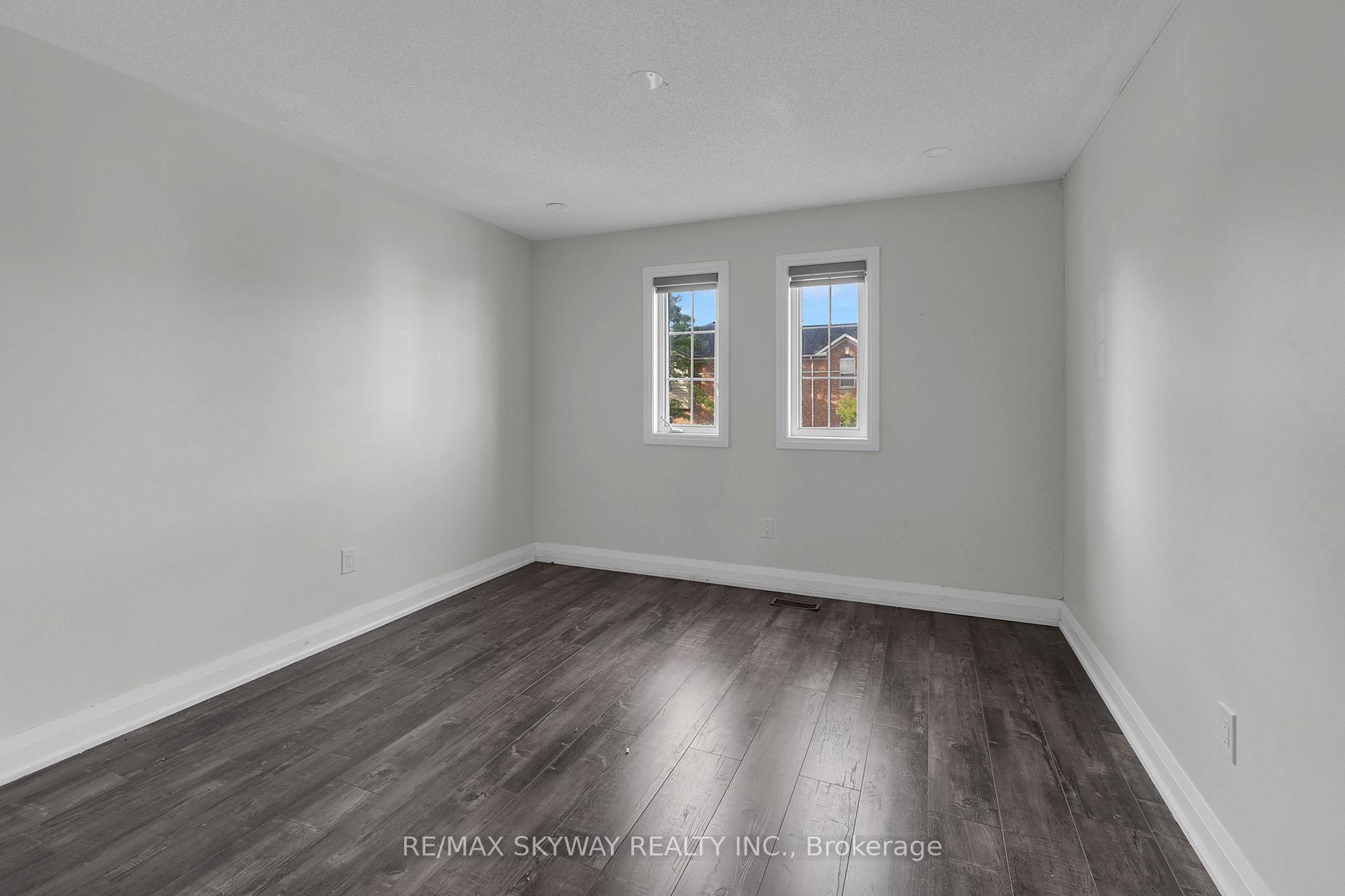 Photo 28 of 92 Charleswood Circle, Brampton, Fletcher's Meadow — HOMEH